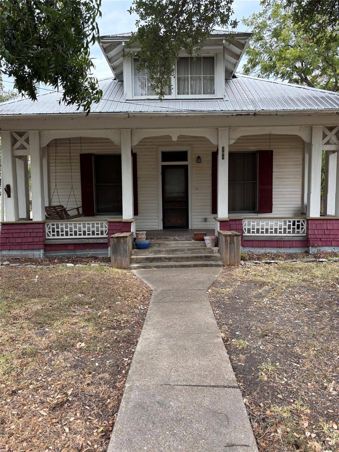 201 S Rio Grande ST, Granger, TX 76530