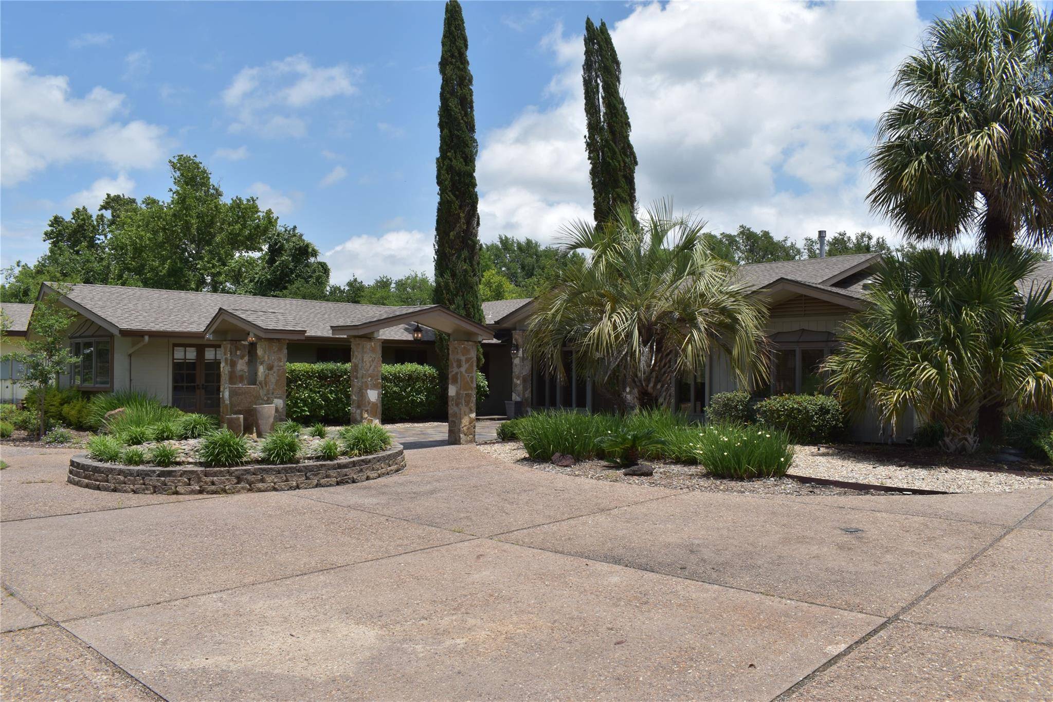 311 Oleander DR, Marble Falls, TX 78654