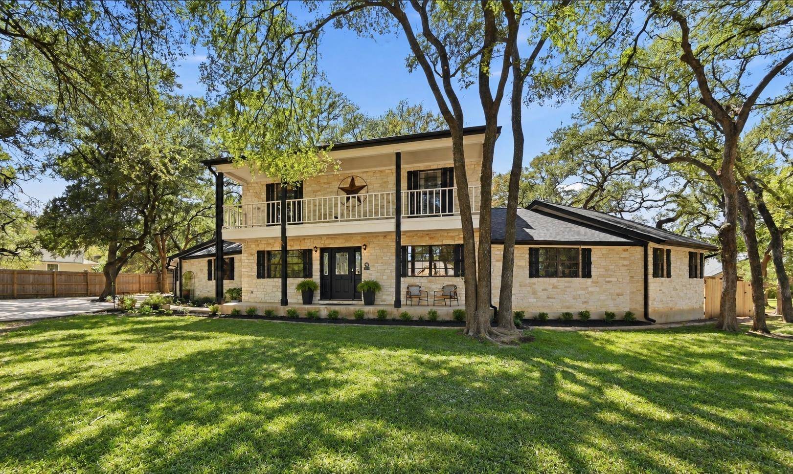 224 Maple DR, Mountain City, TX 78610