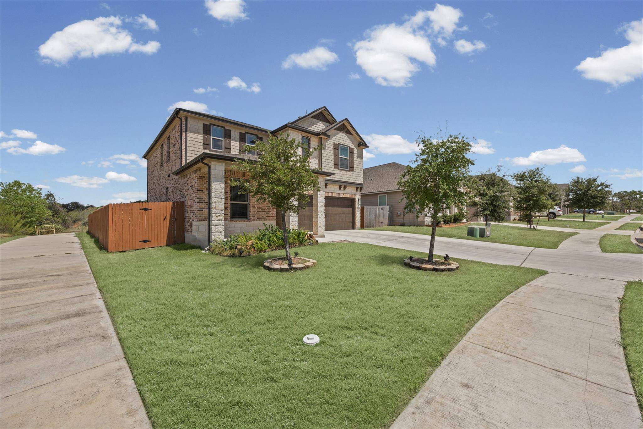 330 Linden ST, Bastrop, TX 78602