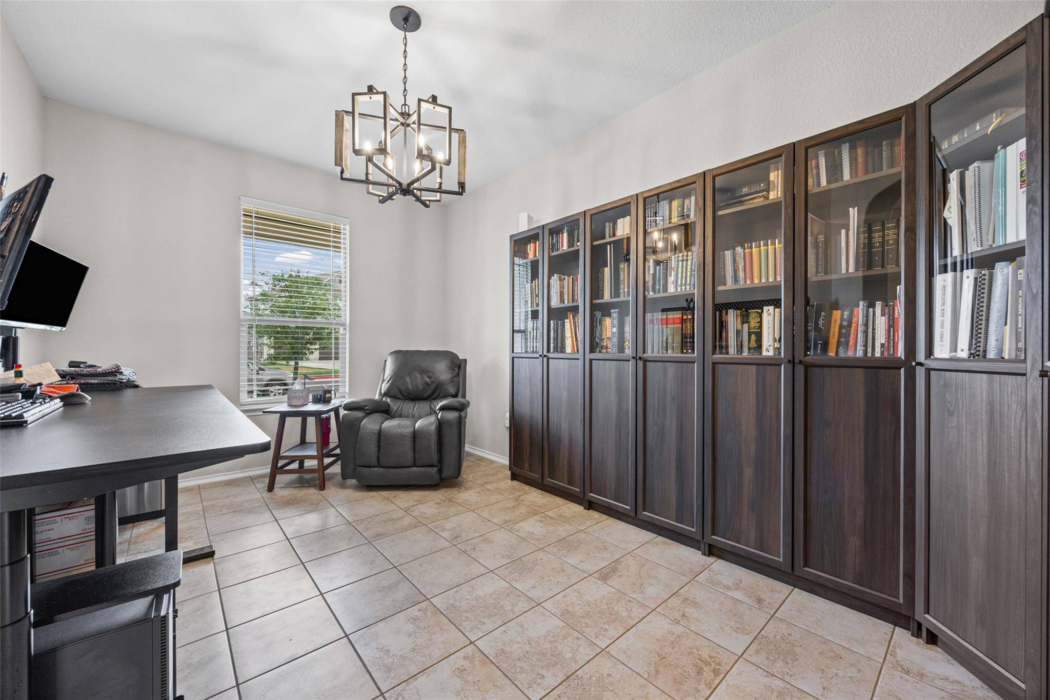 330 Linden ST, Bastrop, TX 78602