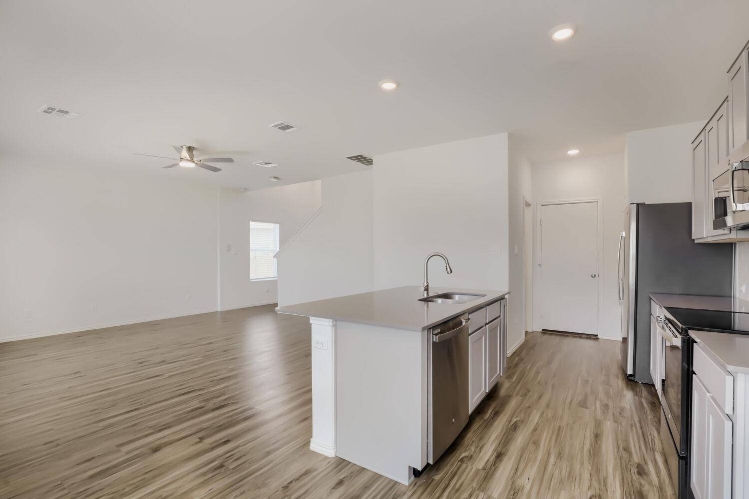 125 Guardian Angel CT, Jarrell, TX 76537
