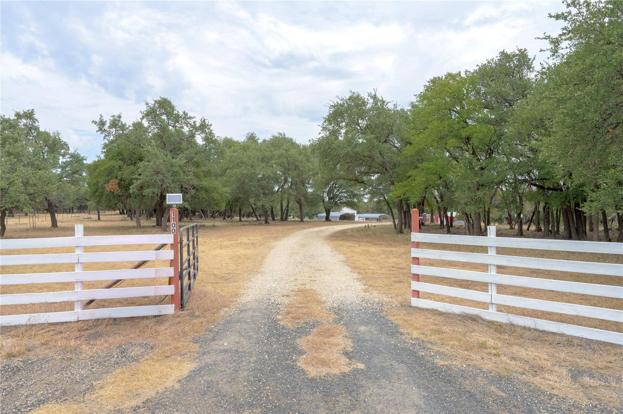 1100 Ramms DR, Florence, TX 76527