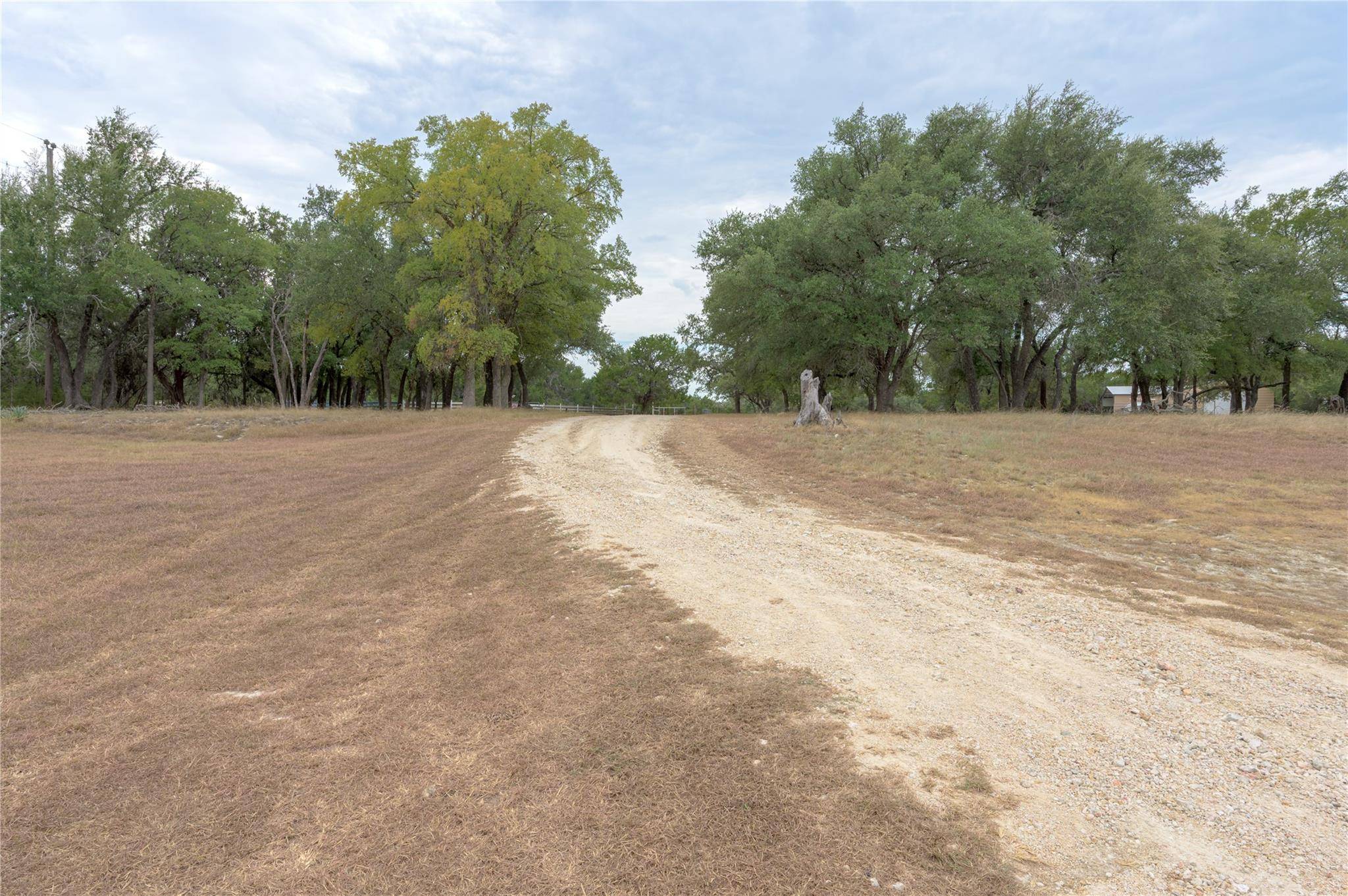 1100 Ramms DR, Florence, TX 76527