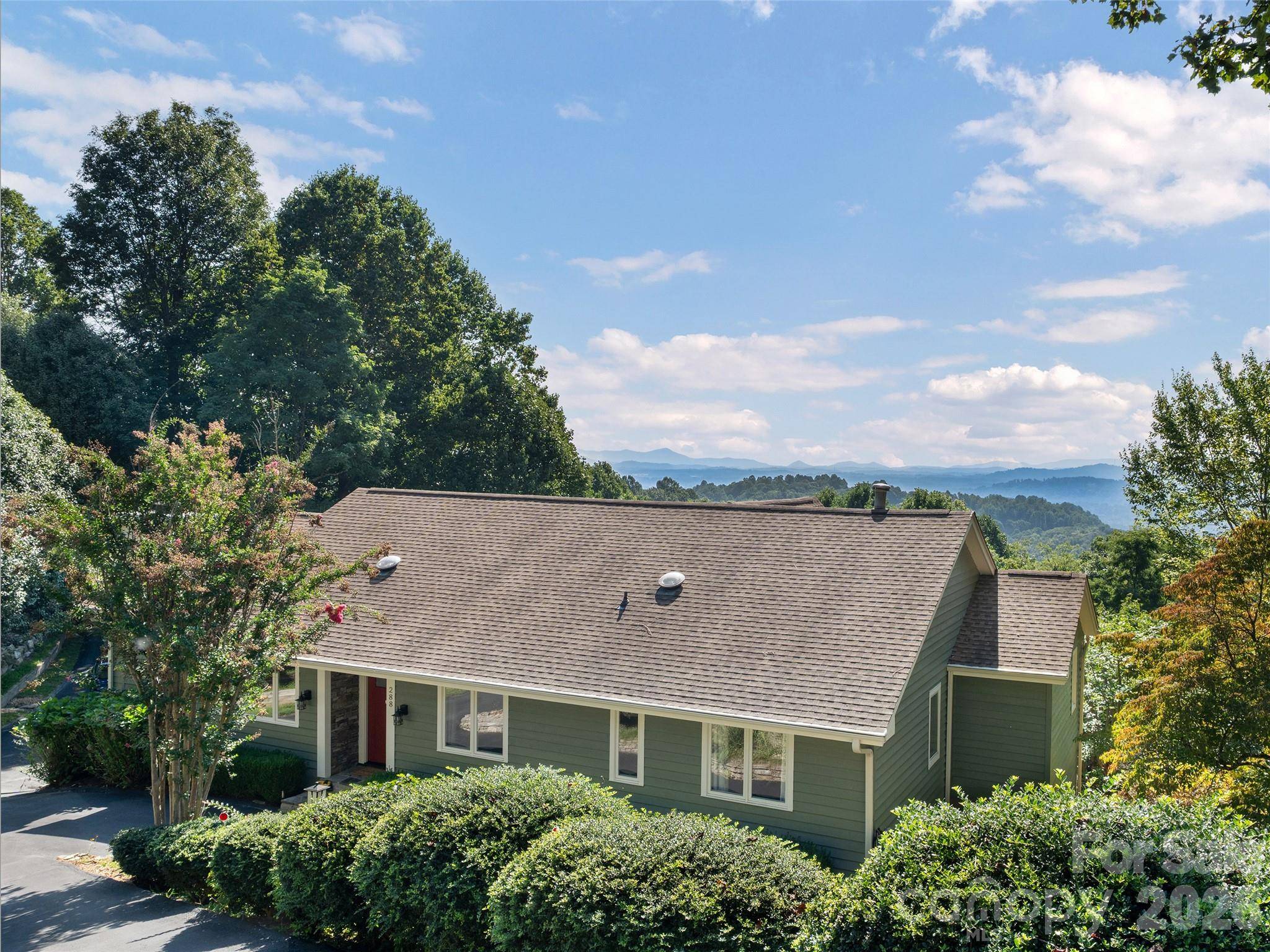 288 Roberts DR, Laurel Park, NC 28739