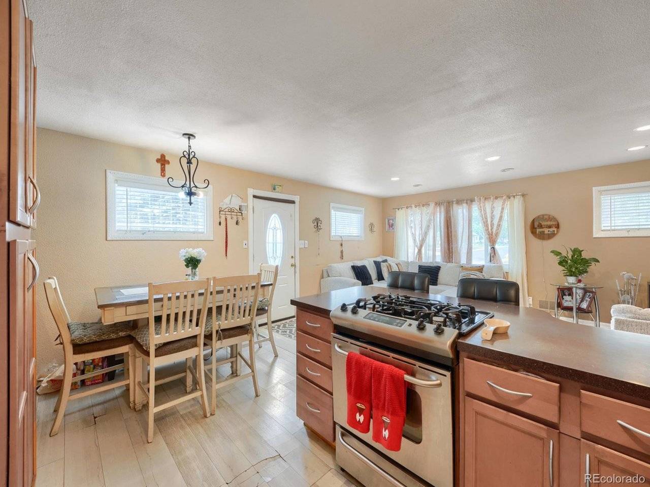 4960 W Oregon, Denver, CO 80219