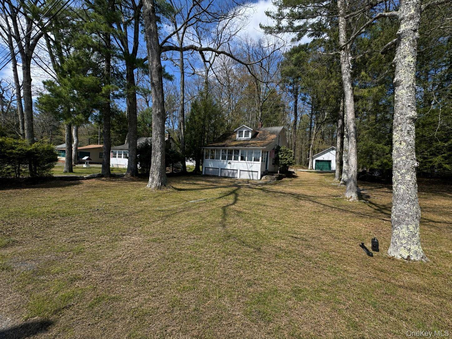 147 Mohican TRL, Glen Spey, NY 12737