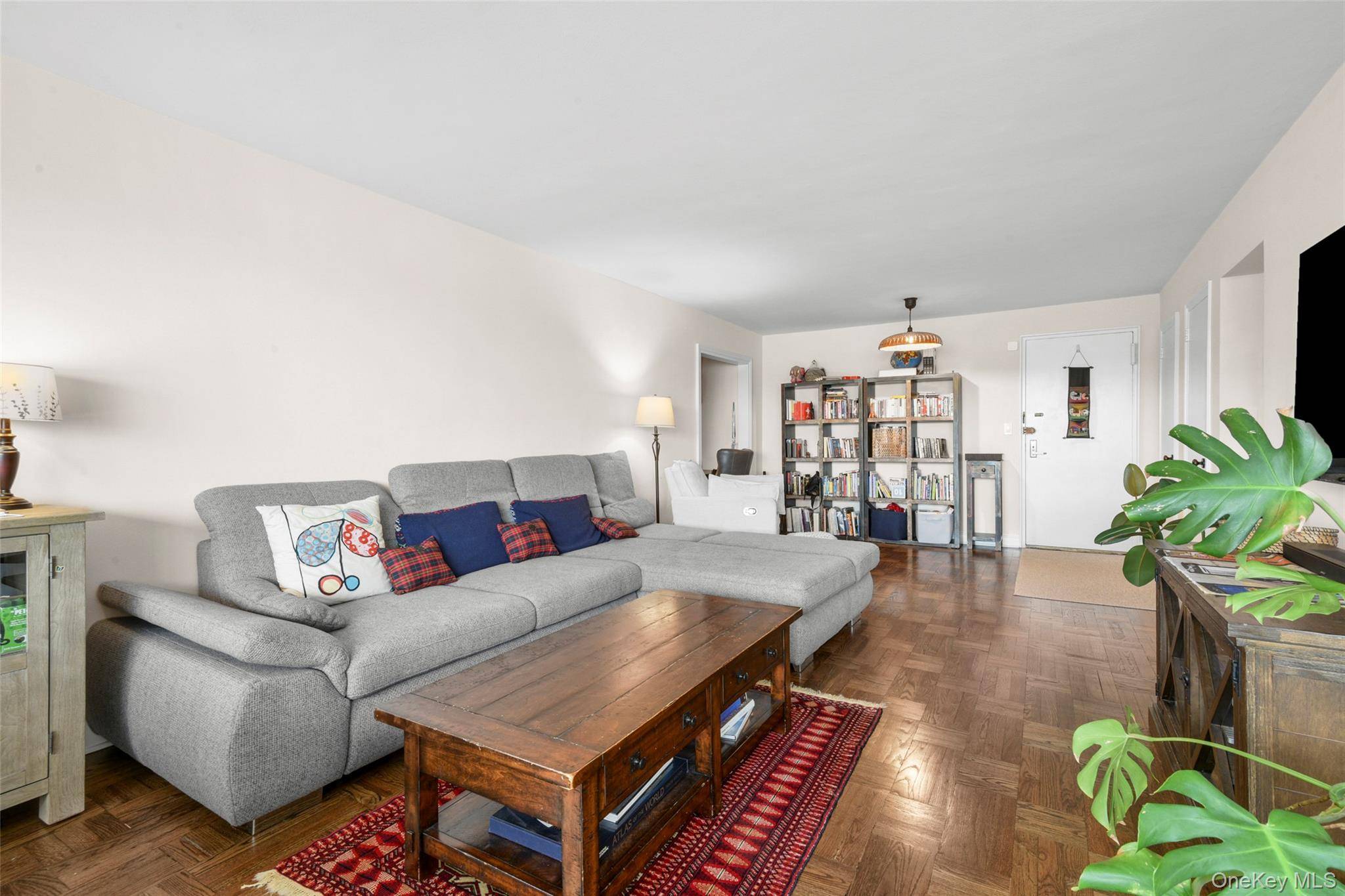 2 Washington SQ #5G, Larchmont, NY 10538