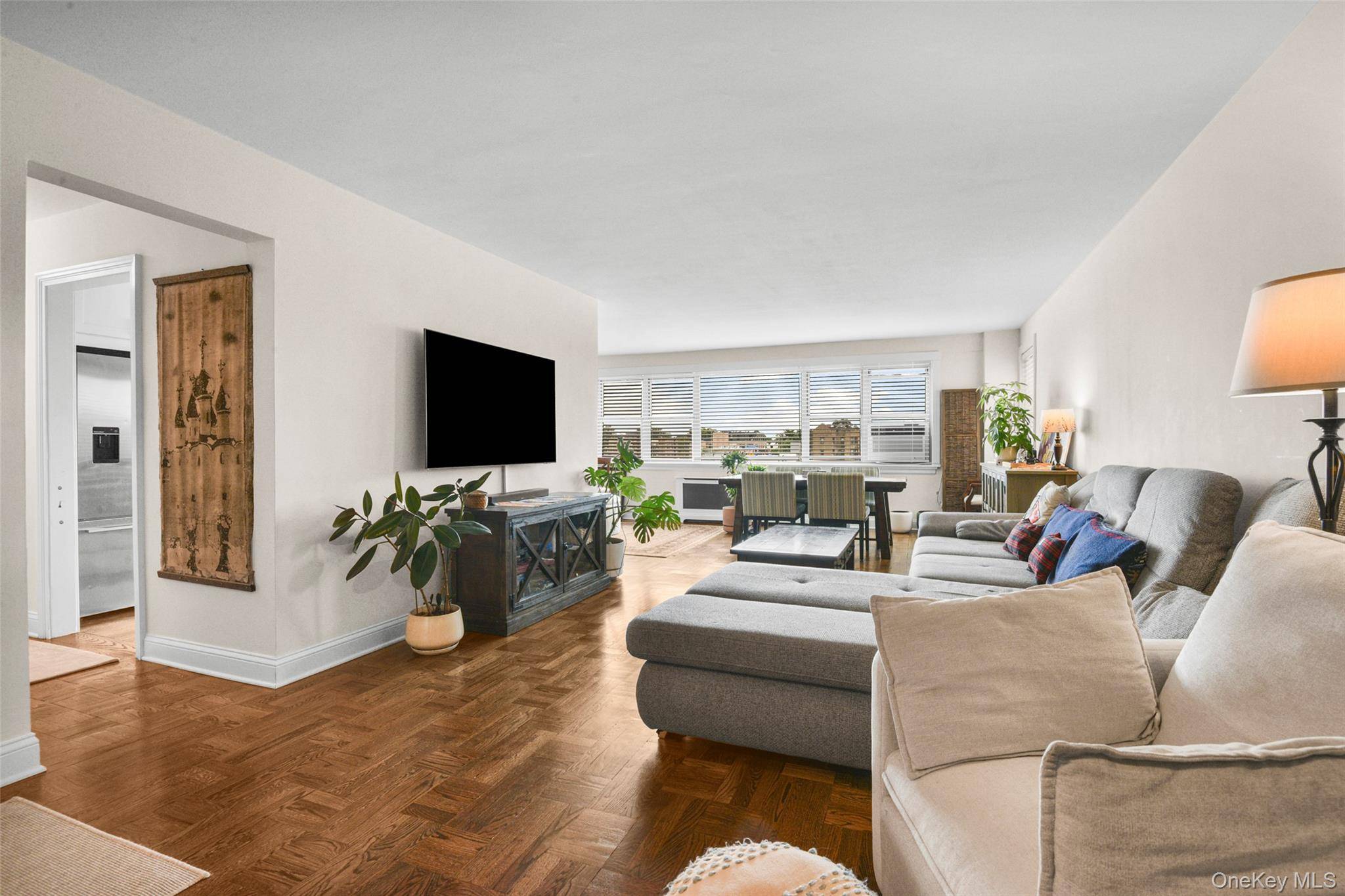 2 Washington SQ #5G, Larchmont, NY 10538