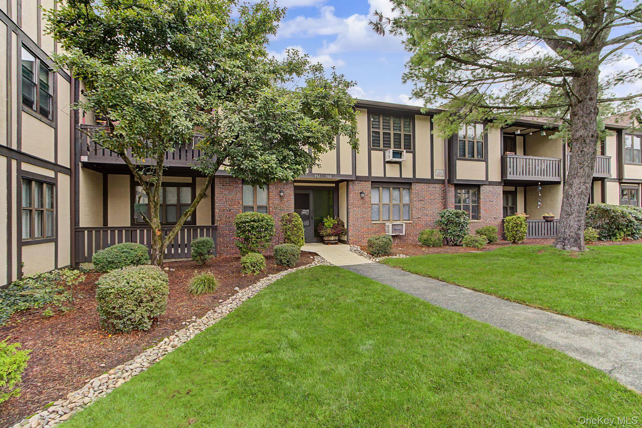 962 Sierra Vista LN, Valley Cottage, NY 10989