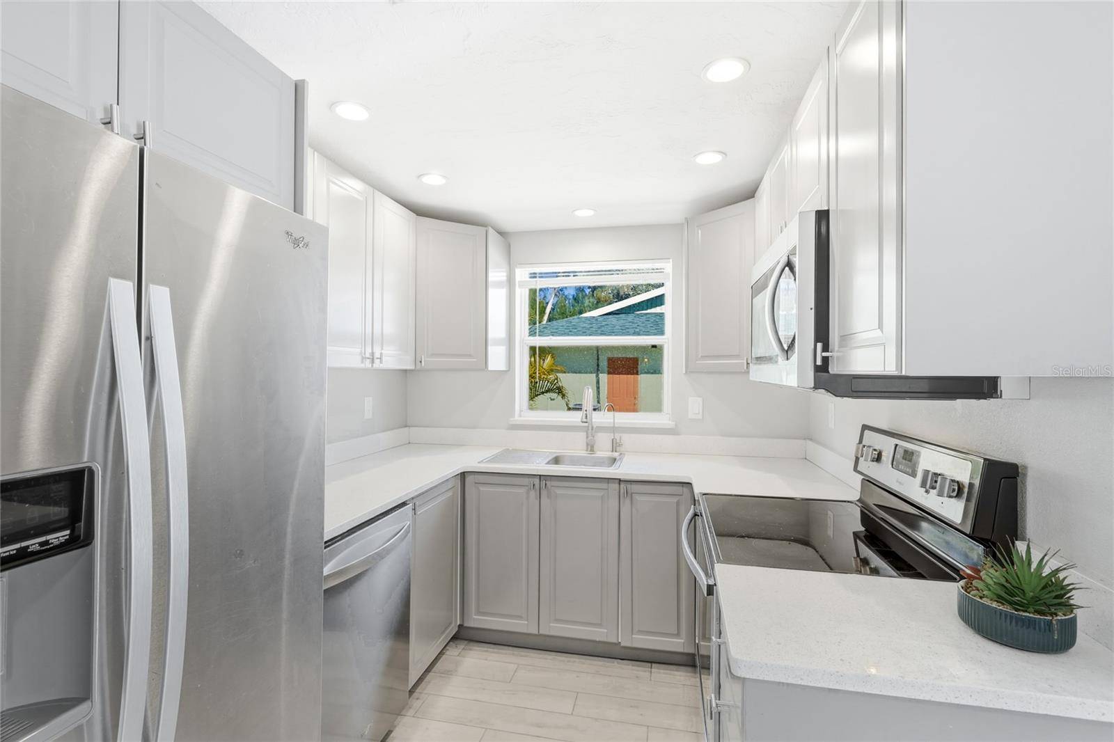 5320 MOELLER AVE, Sarasota, FL 34233