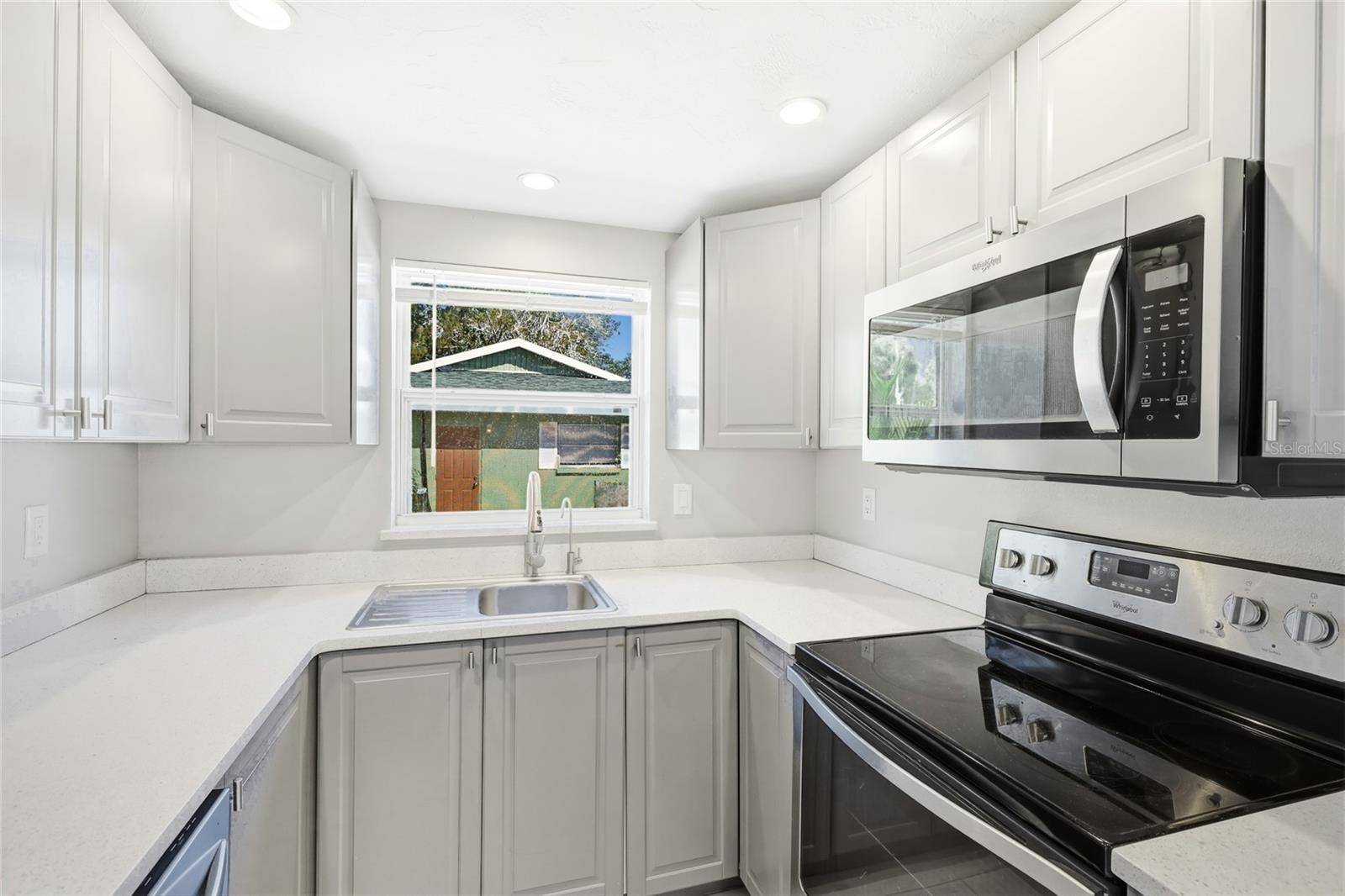 5320 MOELLER AVE, Sarasota, FL 34233