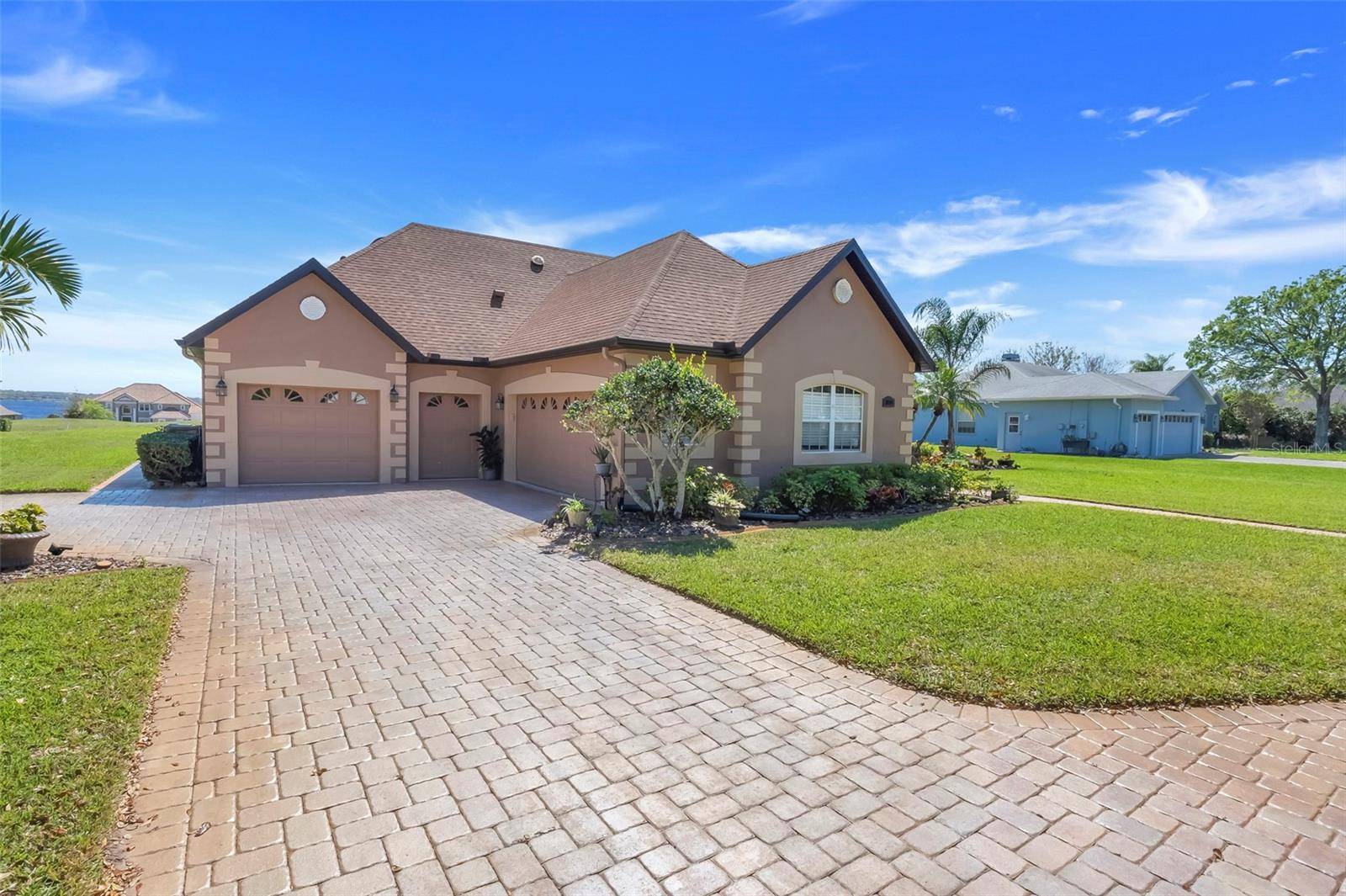 10544 SPRING LAKE DR, Clermont, FL 34711