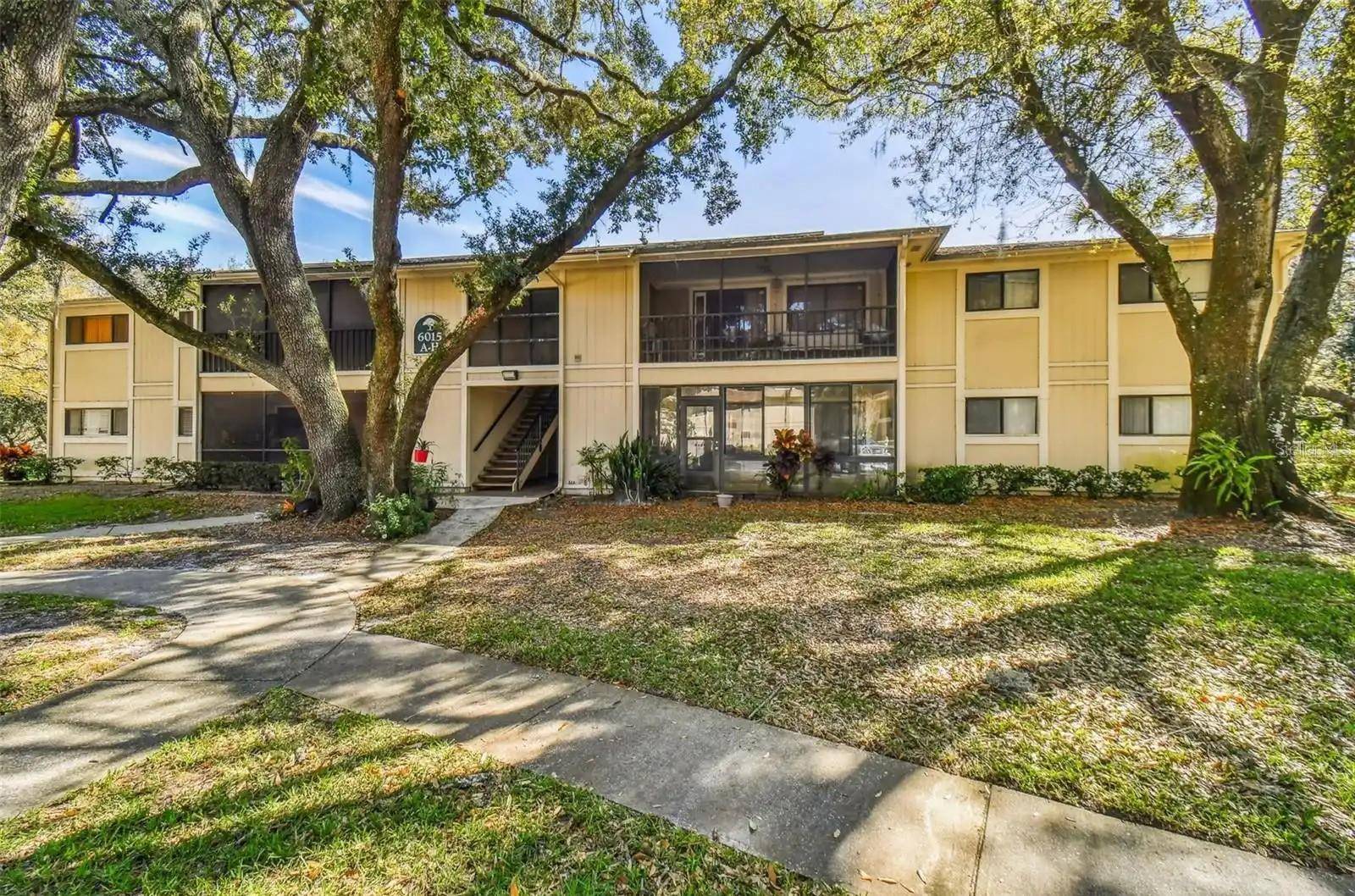 6015 LAKETREE LN #E, Temple Terrace, FL 33617