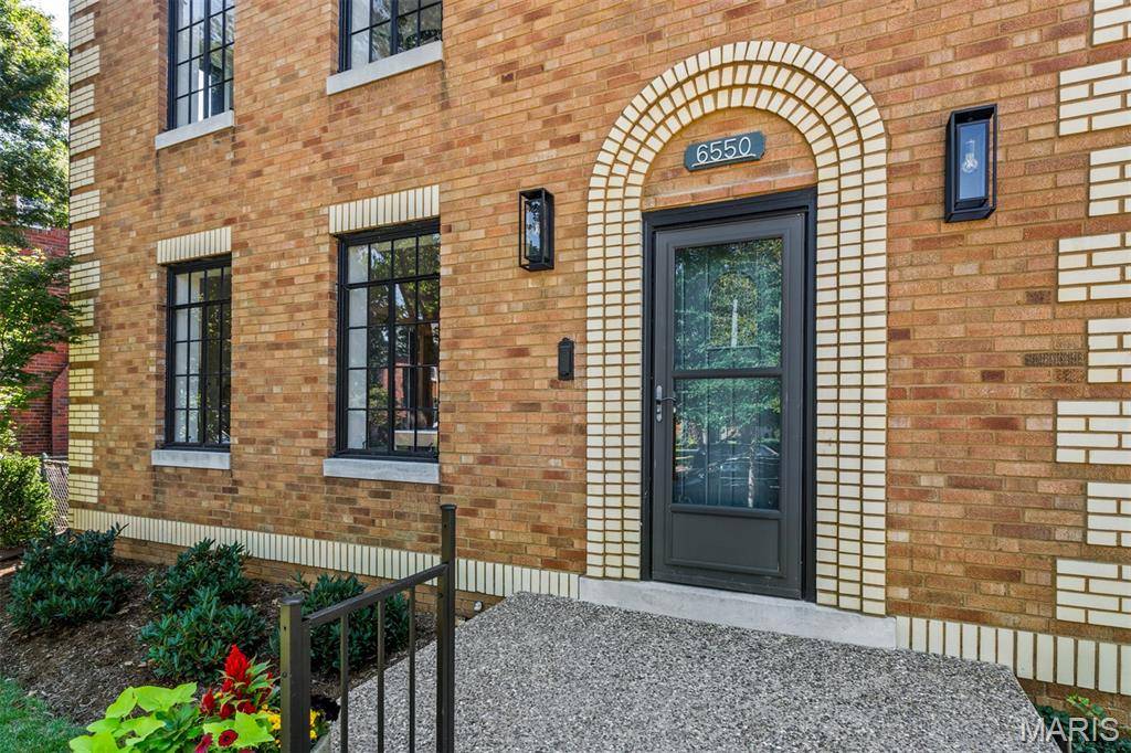 6550 Walsh ST, St Louis, MO 63109