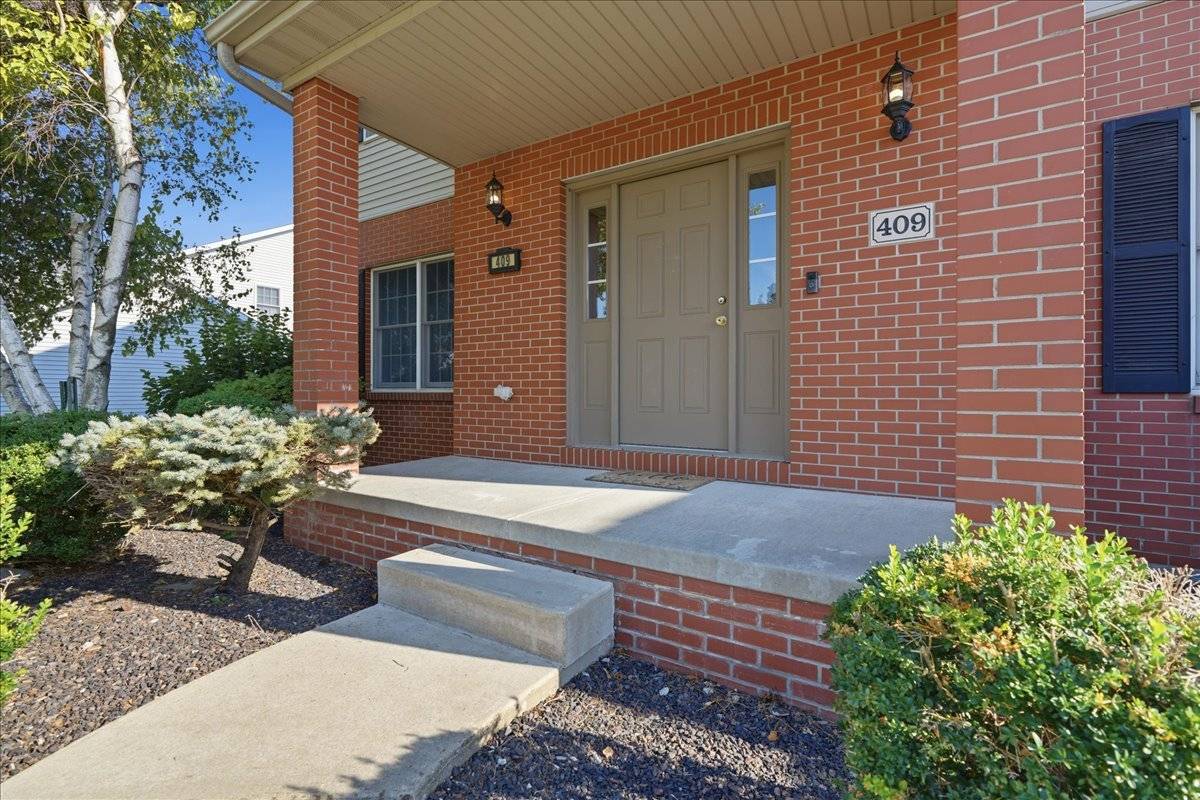 409 Whispering Pines Cc LN, Normal, IL 61761