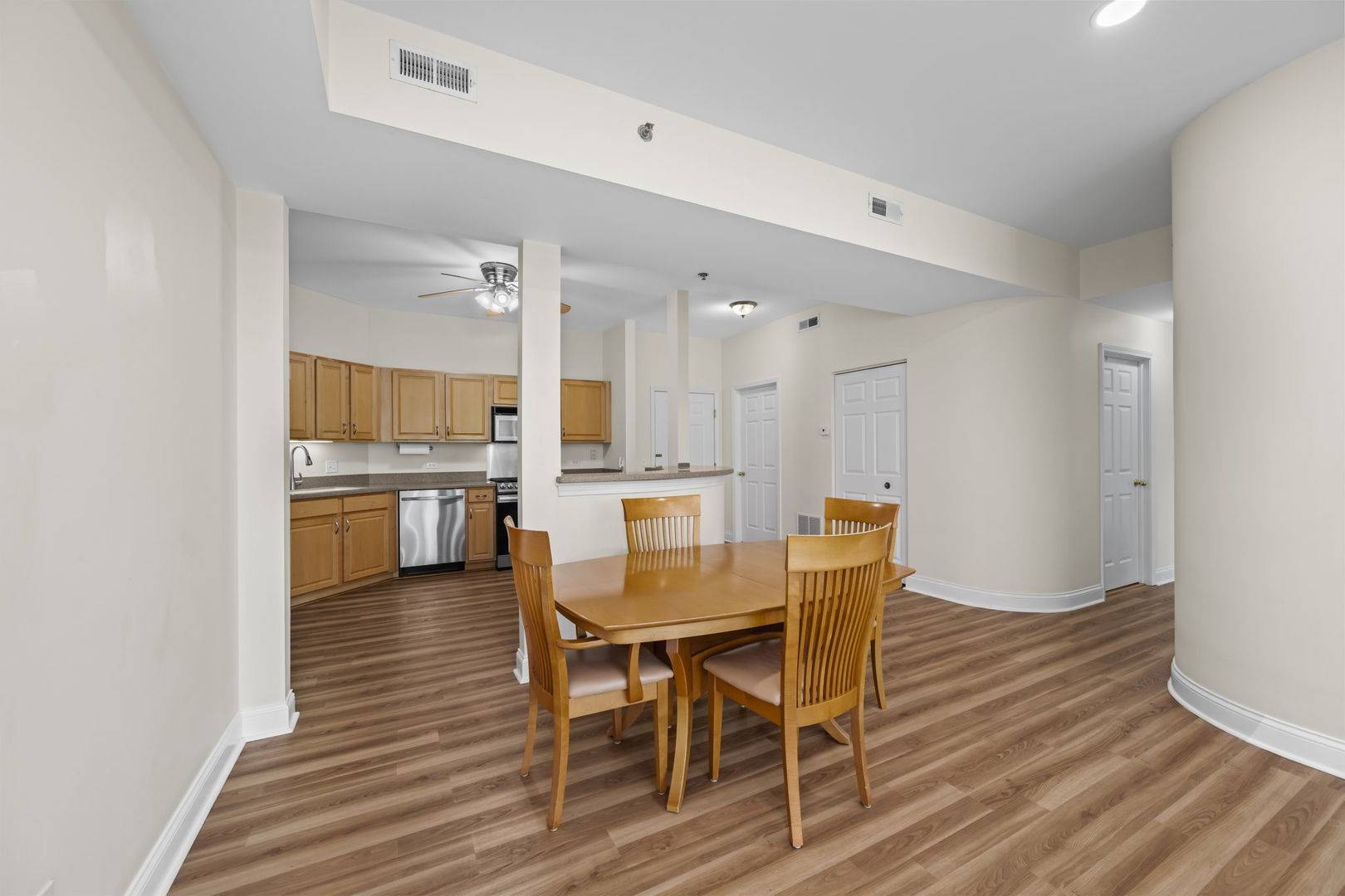 3115 Town Square DR #408, Rolling Meadows, IL 60008