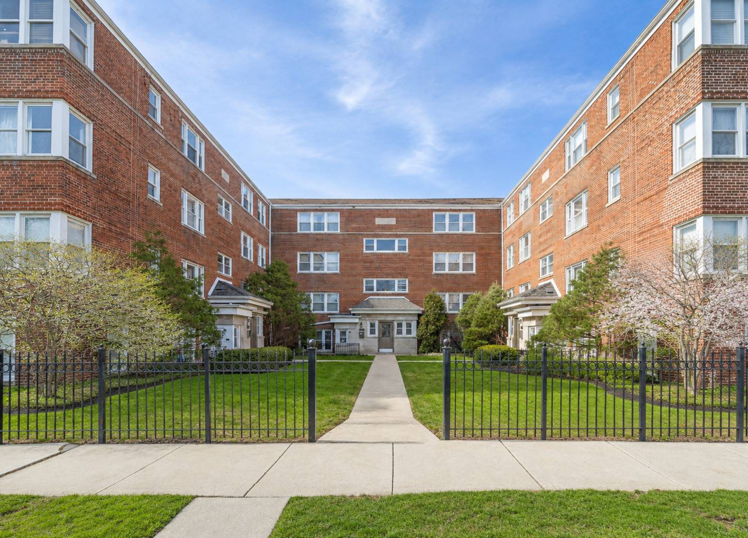 2914 W Berwyn ST #2, Chicago, IL 60625