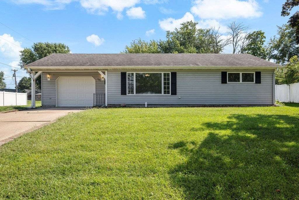 101 Riverview DR, Albany, IL 61230