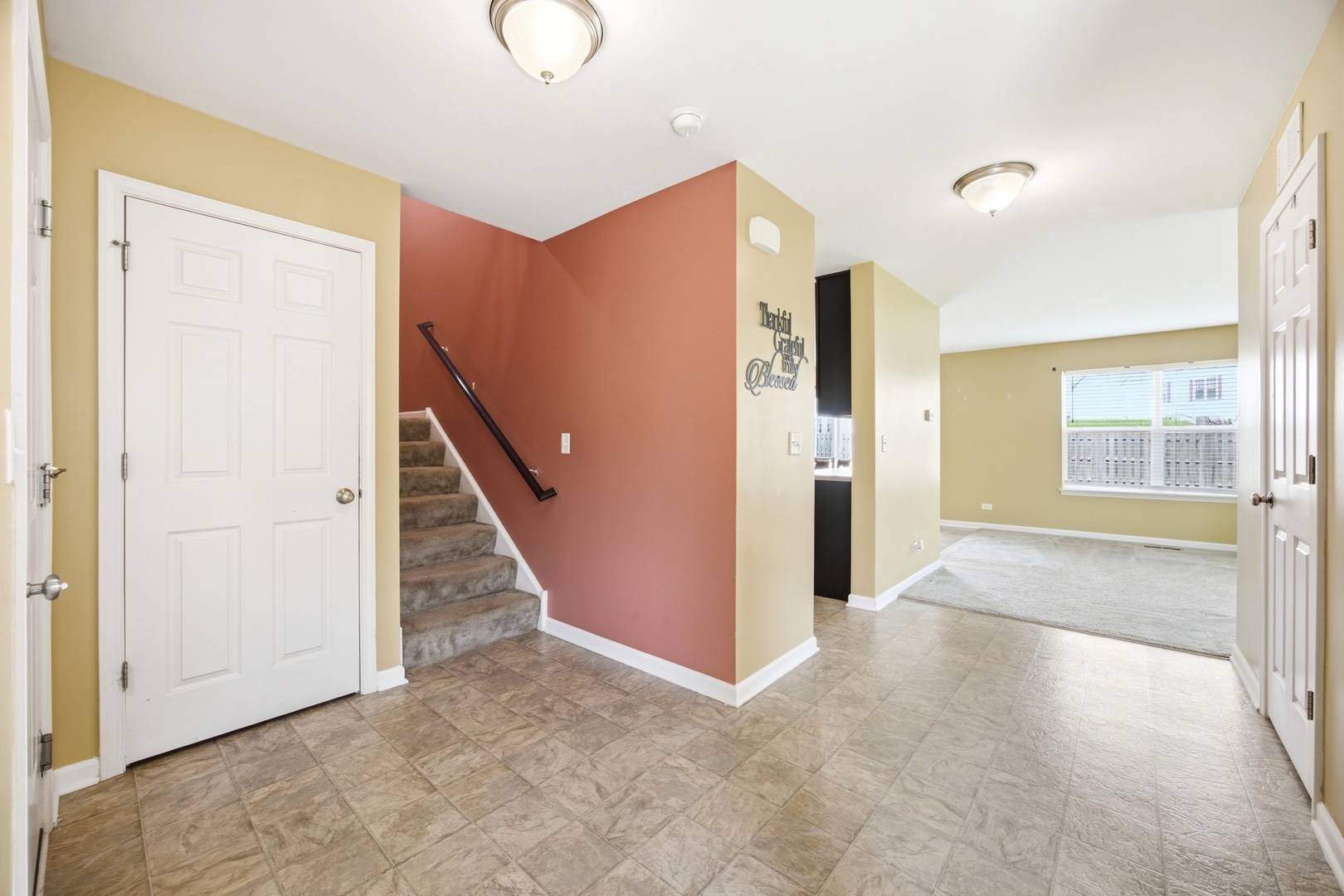 241 Wild Meadow LN, Woodstock, IL 60098