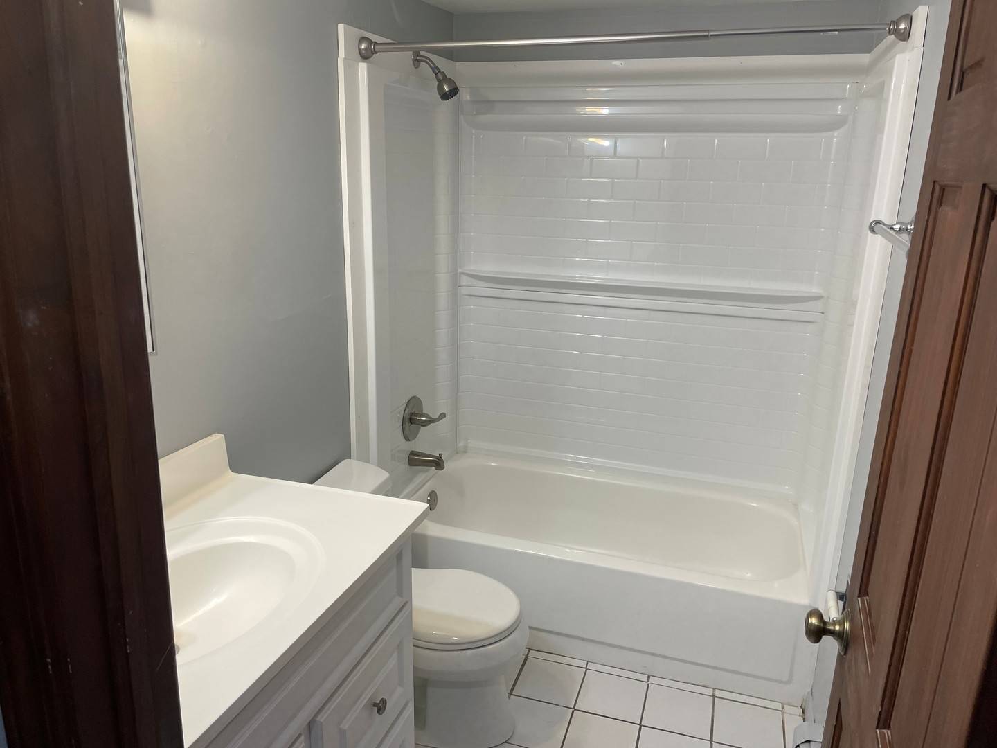 106 Olesen DR #101, Naperville, IL 60540