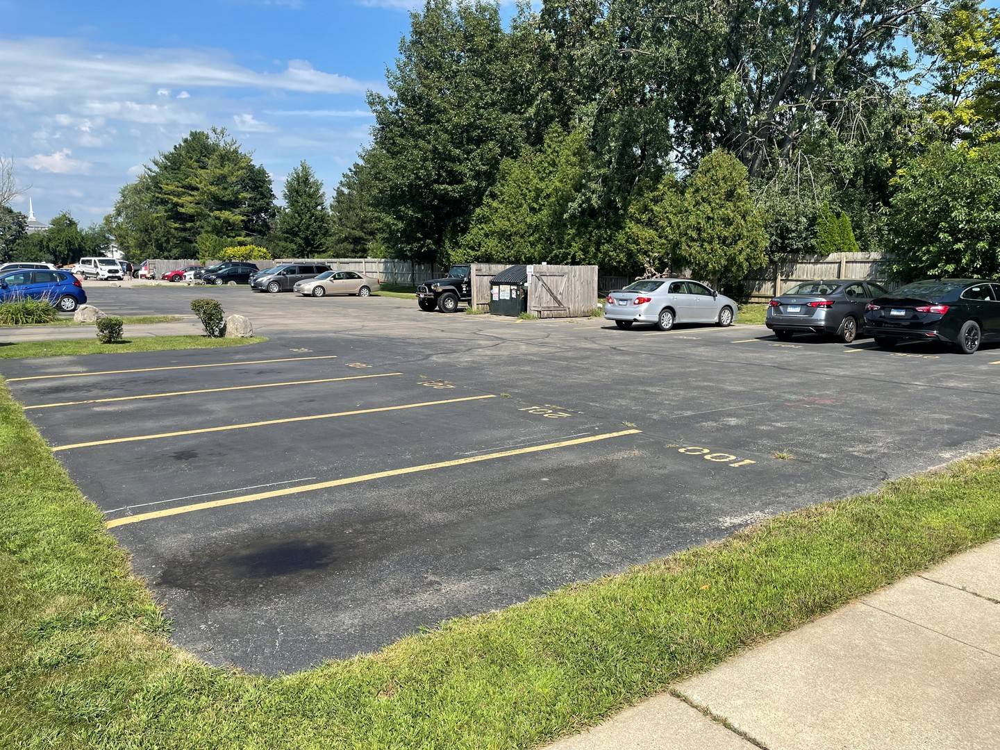 106 Olesen DR #101, Naperville, IL 60540