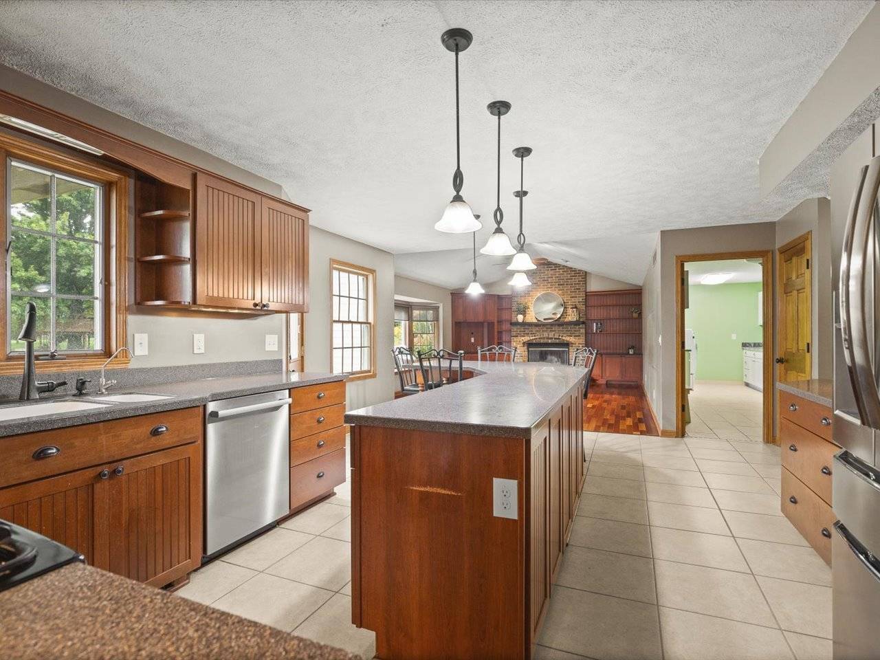 10230 Heatherridge LN, Rockford, IL 61107