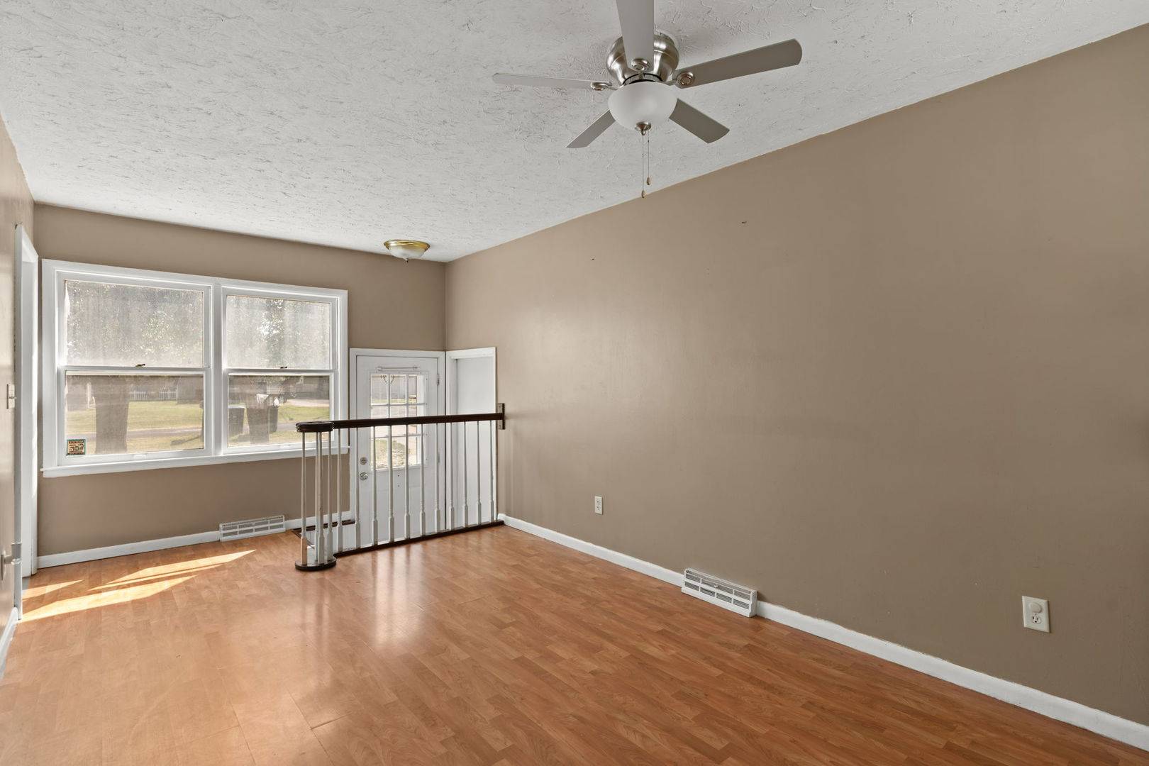 27 Suburban HTS, Milan, IL 61264