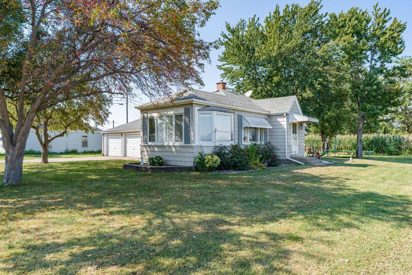 27 Suburban HTS, Milan, IL 61264