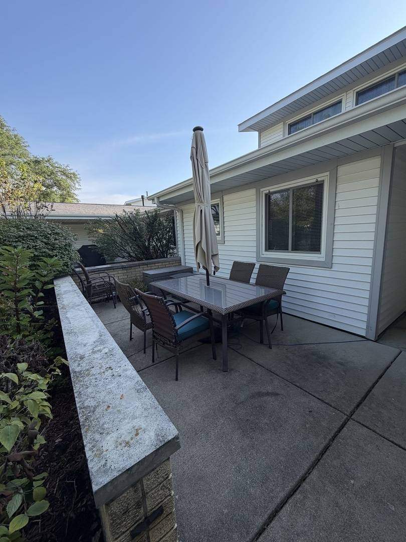 1125 Taunton CT, Schaumburg, IL 60193