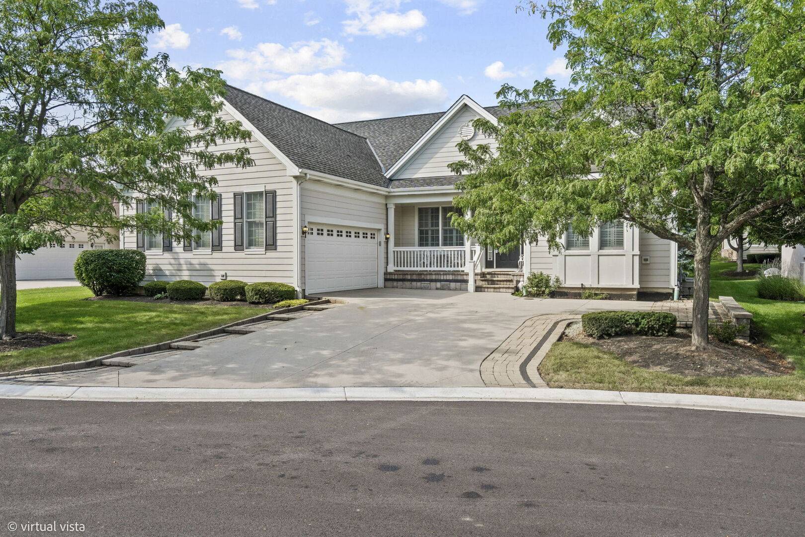 4 Denali CT, South Barrington, IL 60010