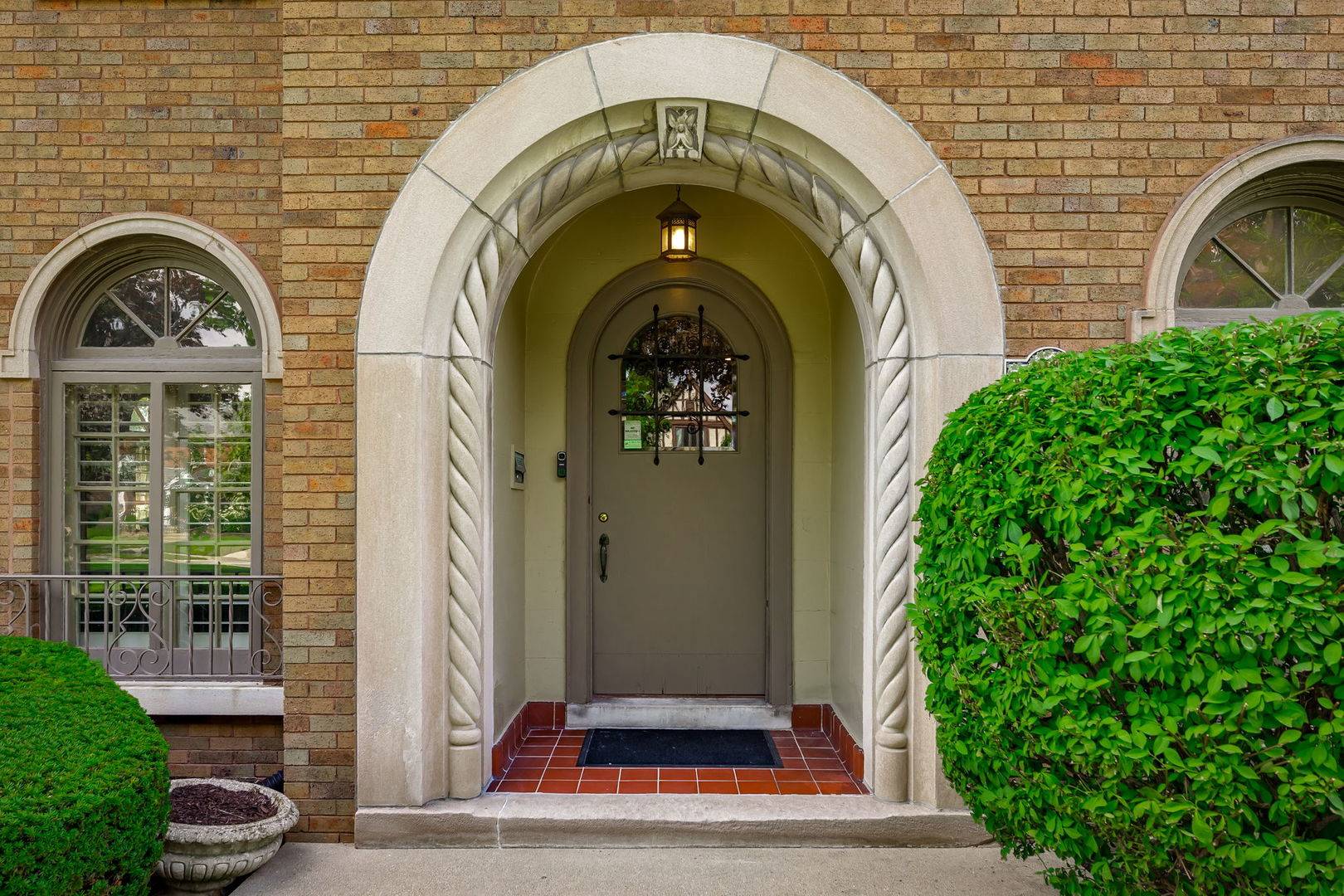 1135 N Kenilworth AVE, Oak Park, IL 60302