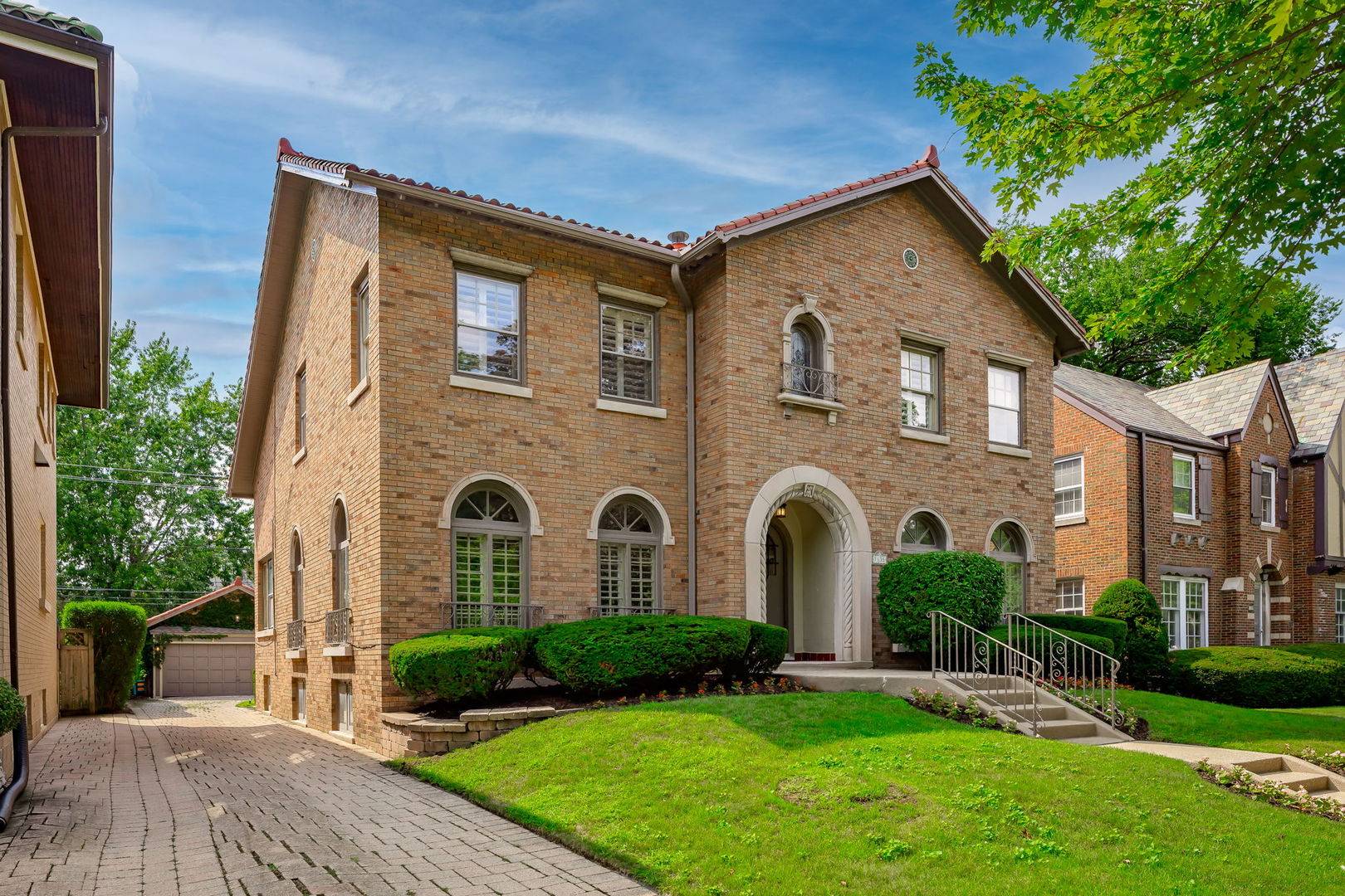 1135 N Kenilworth AVE, Oak Park, IL 60302