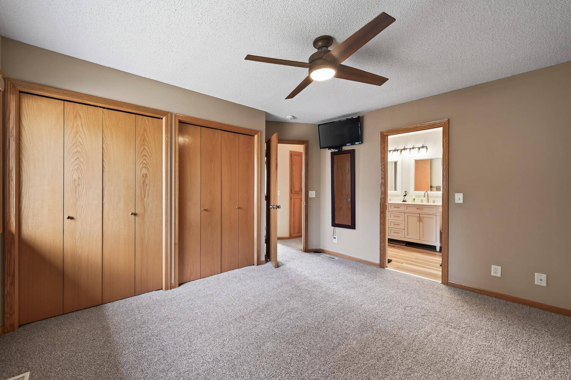 6007 Nathan Blvd, Rockford, MN 55373
