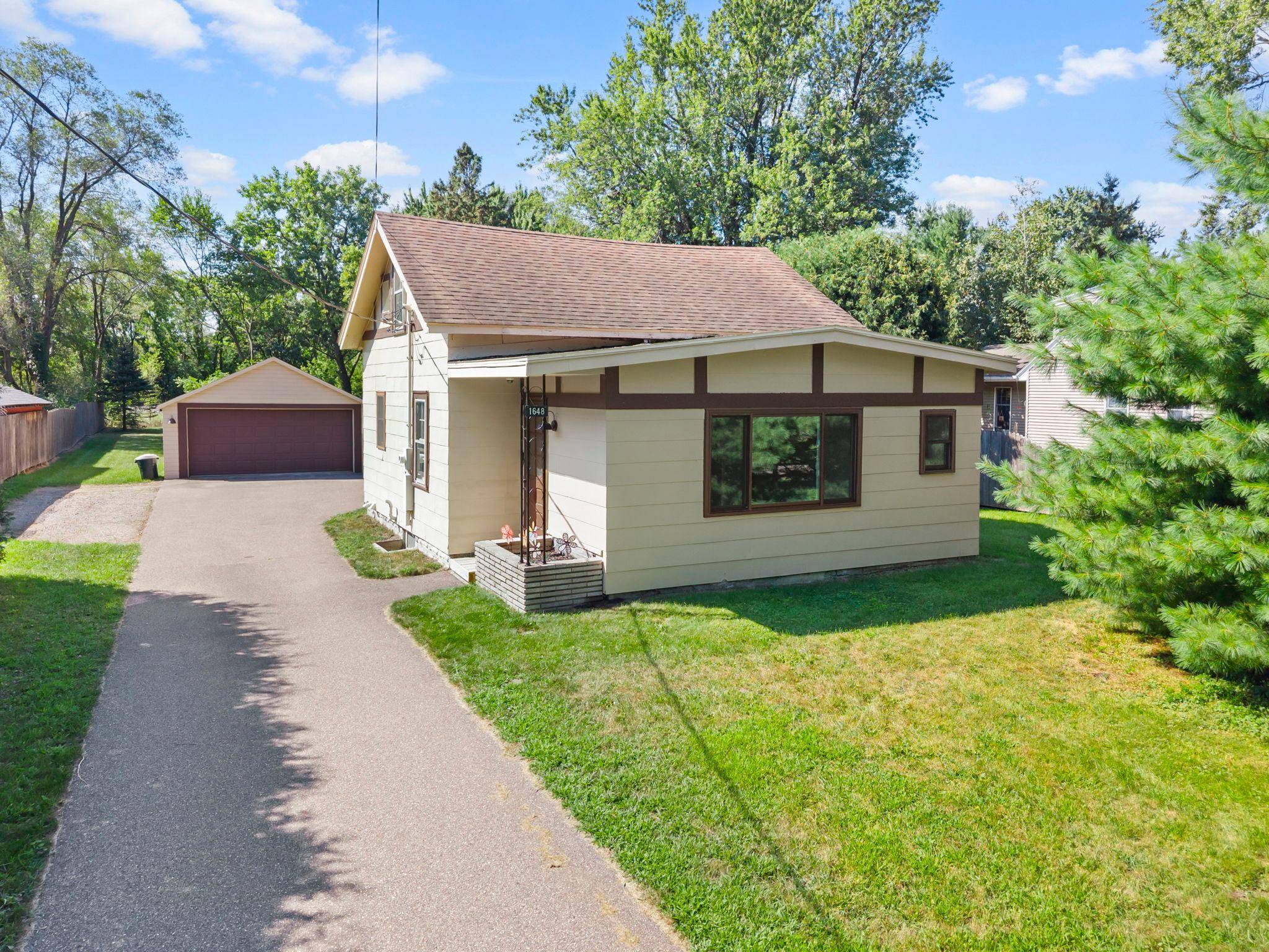 1648 Hammond RD, White Bear Lake, MN 55110