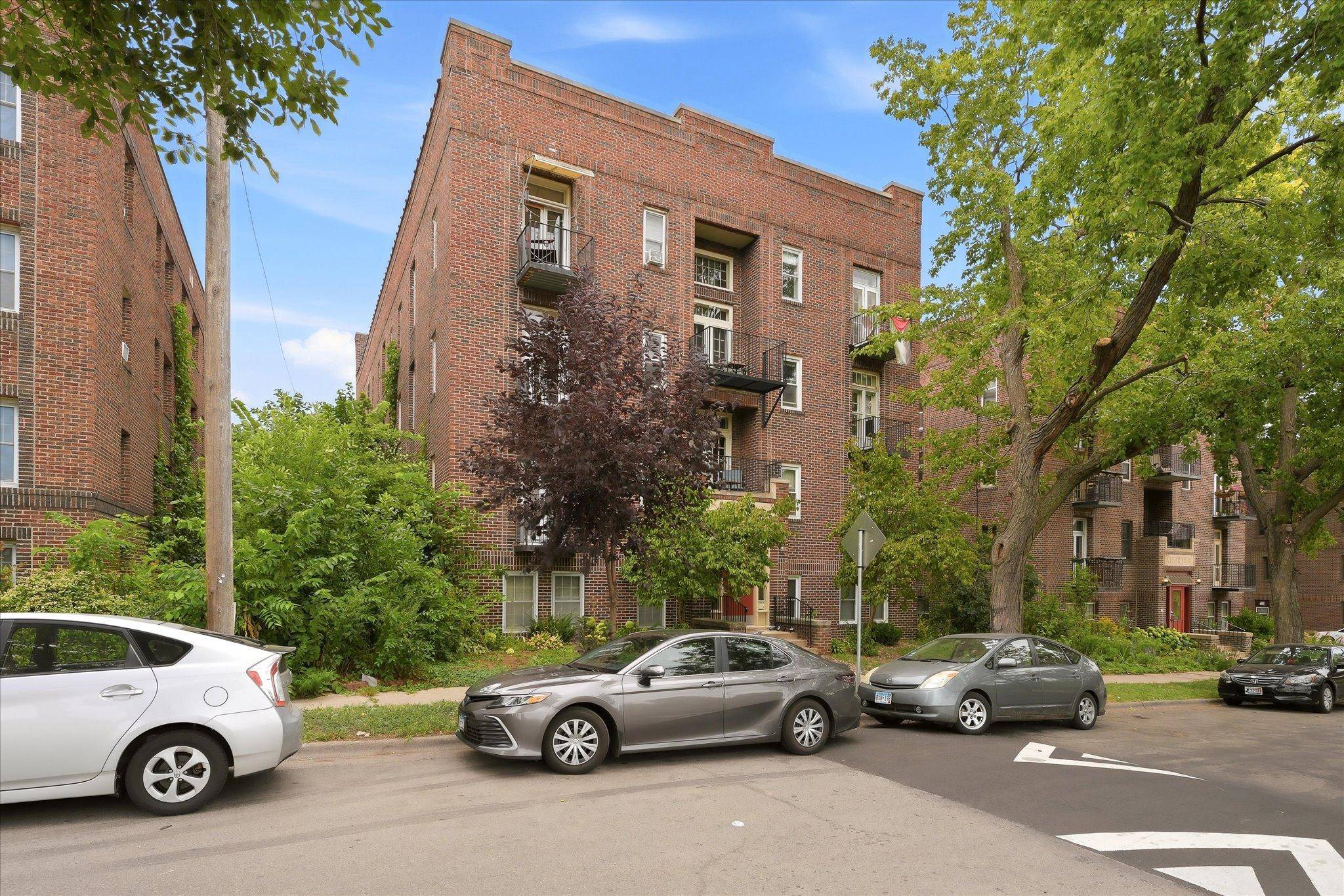1216 Powderhorn TER #33, Minneapolis, MN 55407
