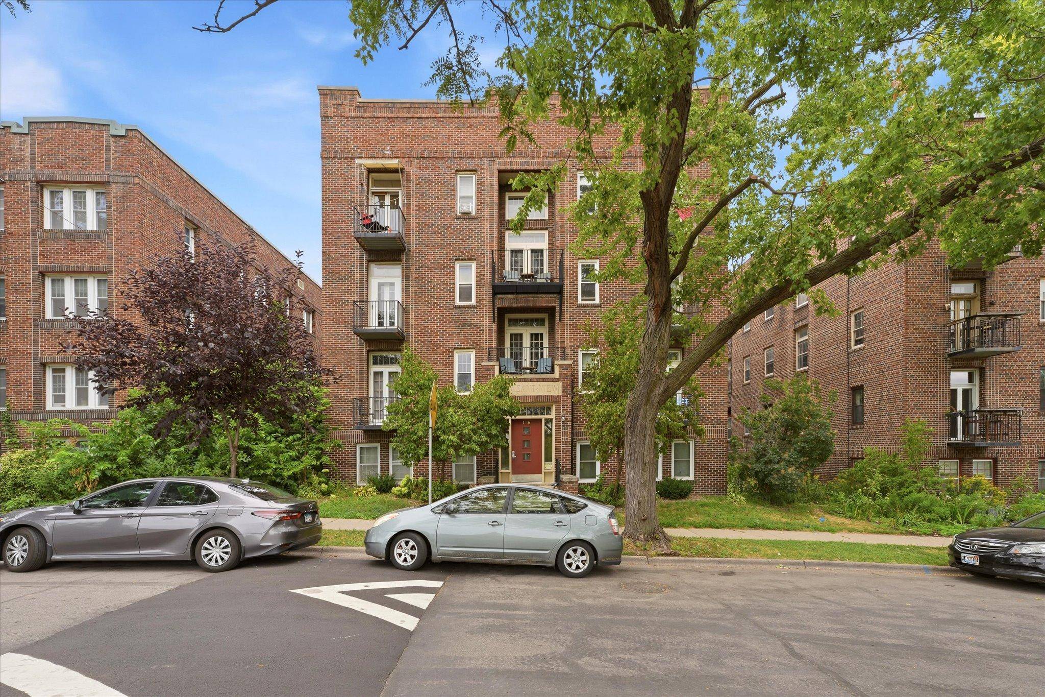 1216 Powderhorn TER #33, Minneapolis, MN 55407