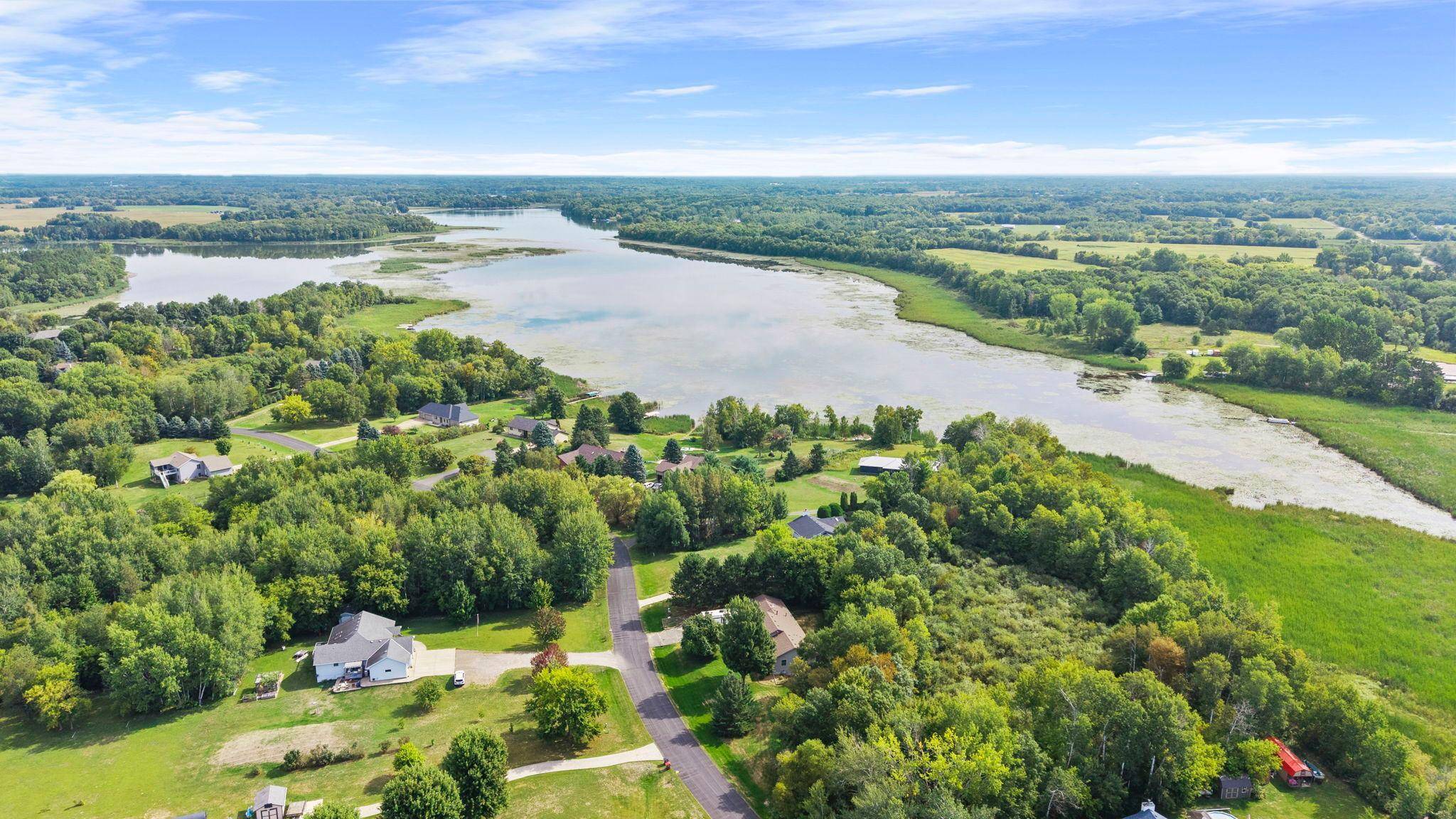 31795 Lakeway DR NE, Cambridge, MN 55008