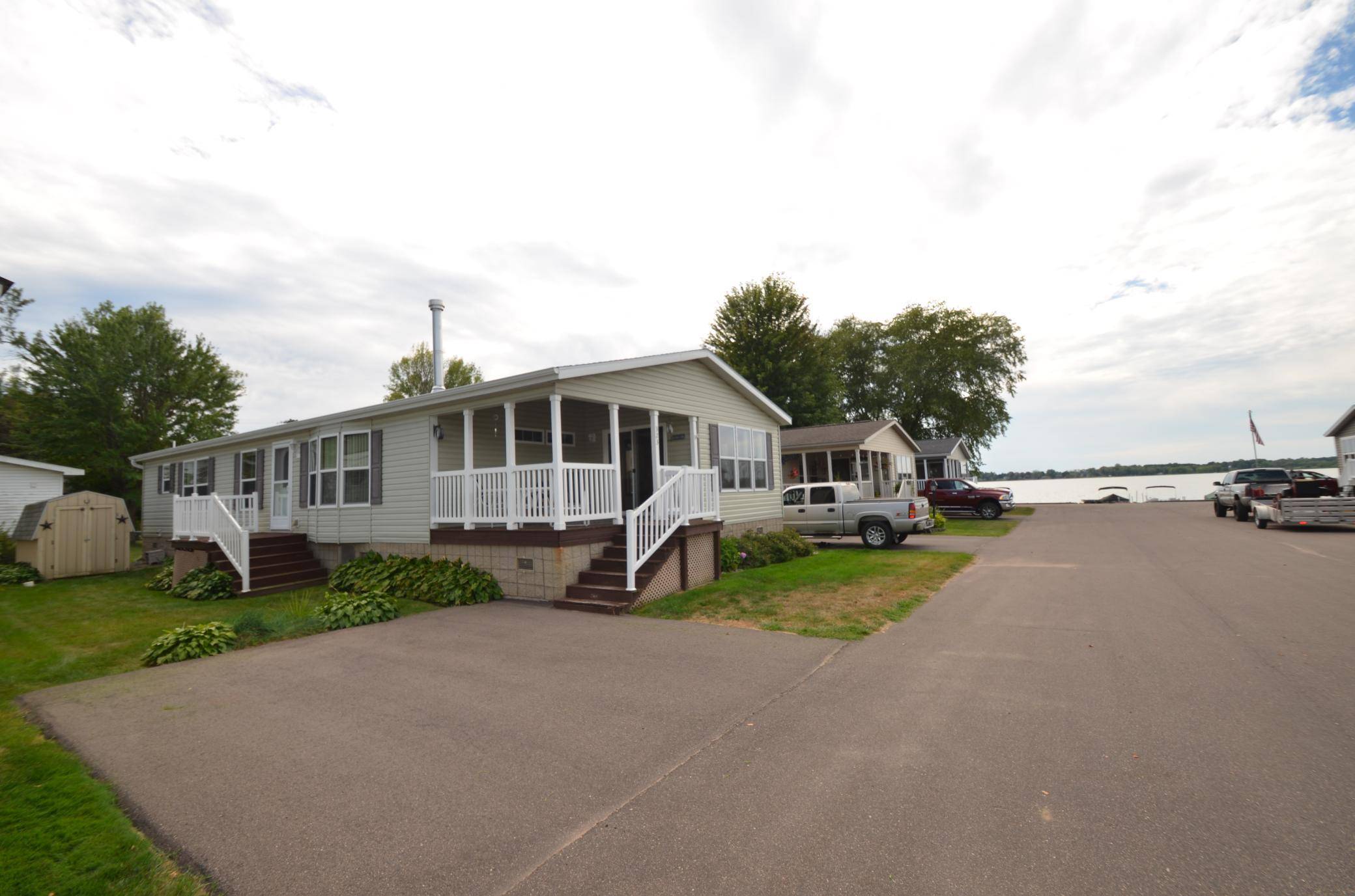 30160 Olinda TRL #323, Lindstrom, MN 55045