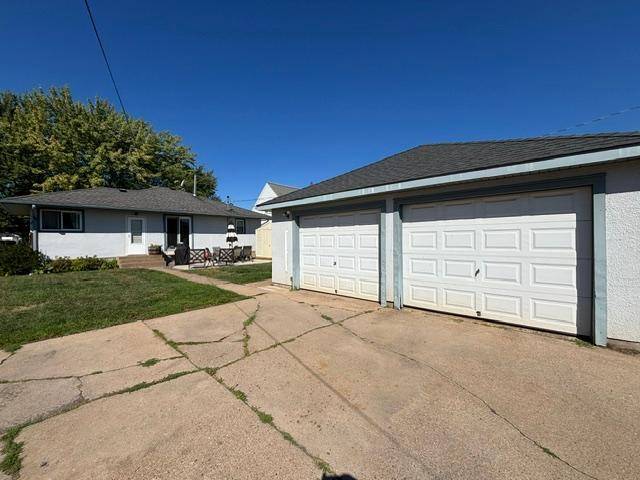 2418 8th AVE E, Hibbing, MN 55746