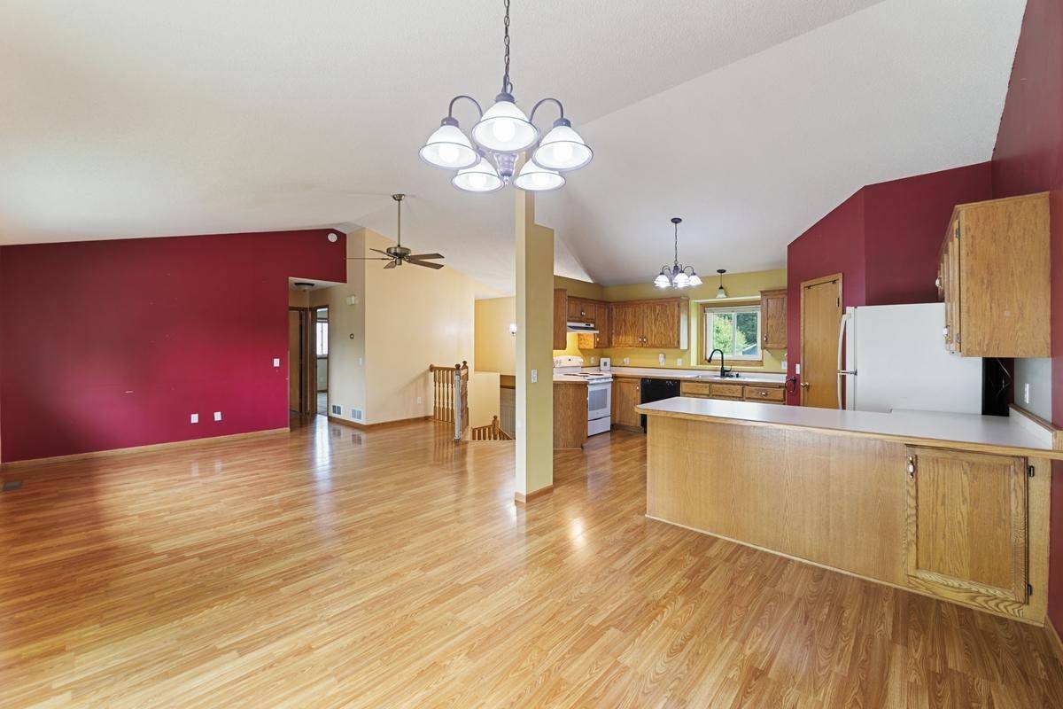 1001 5th AVE NW, Buffalo, MN 55313