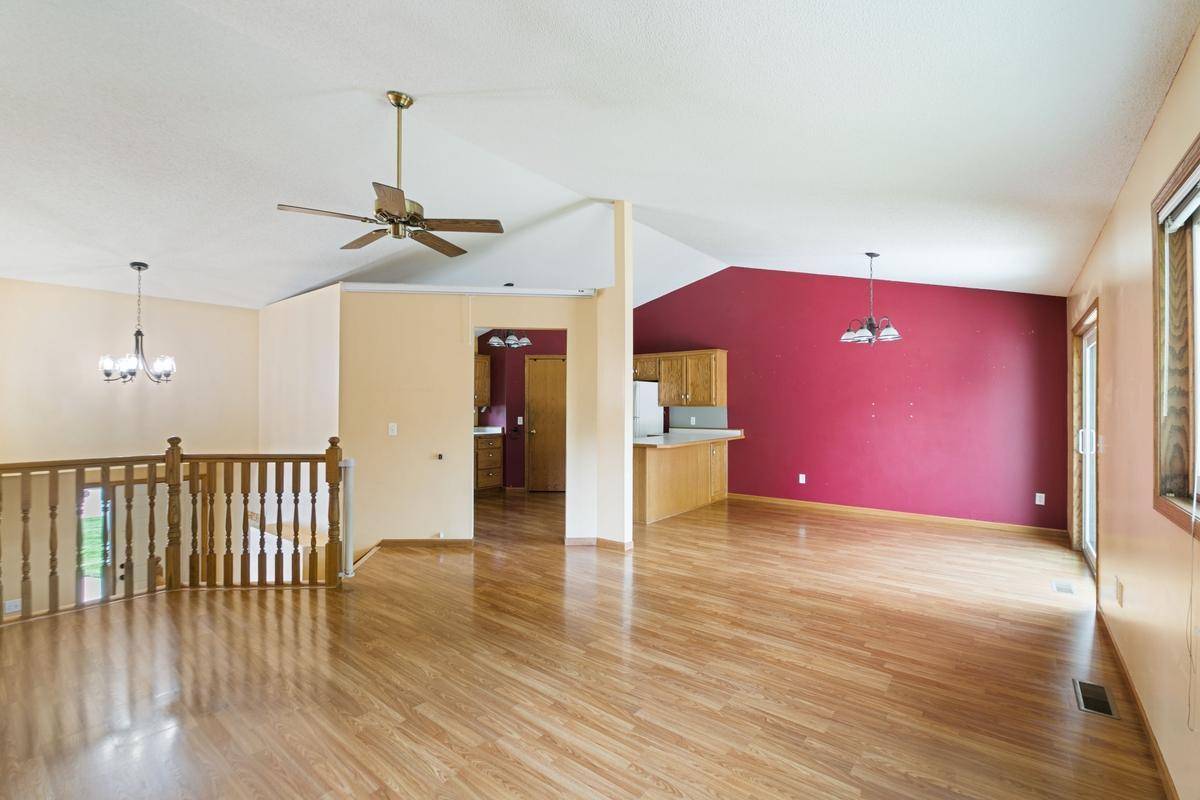 1001 5th AVE NW, Buffalo, MN 55313