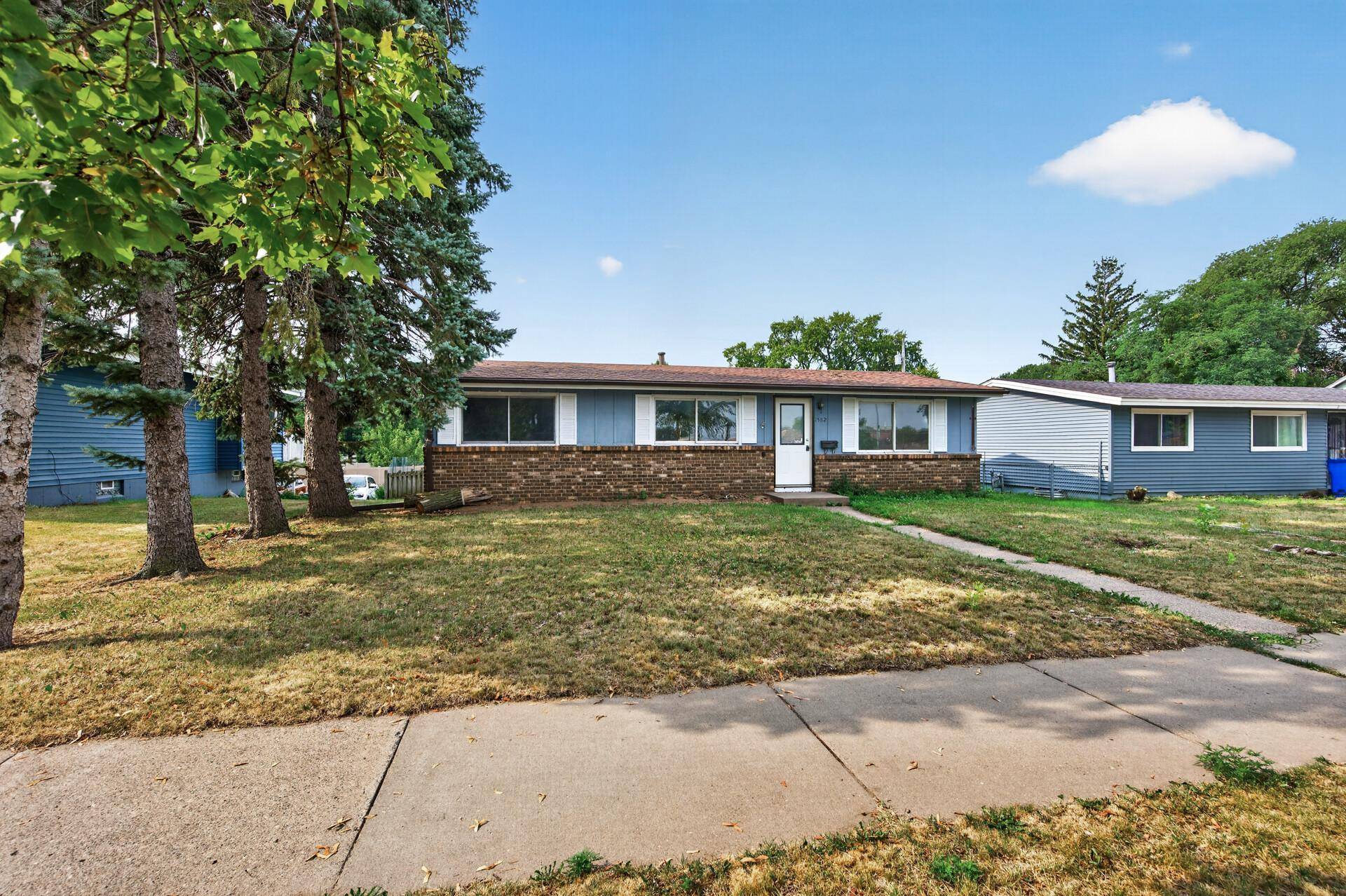 1582 3rd ST E, Saint Paul, MN 55106