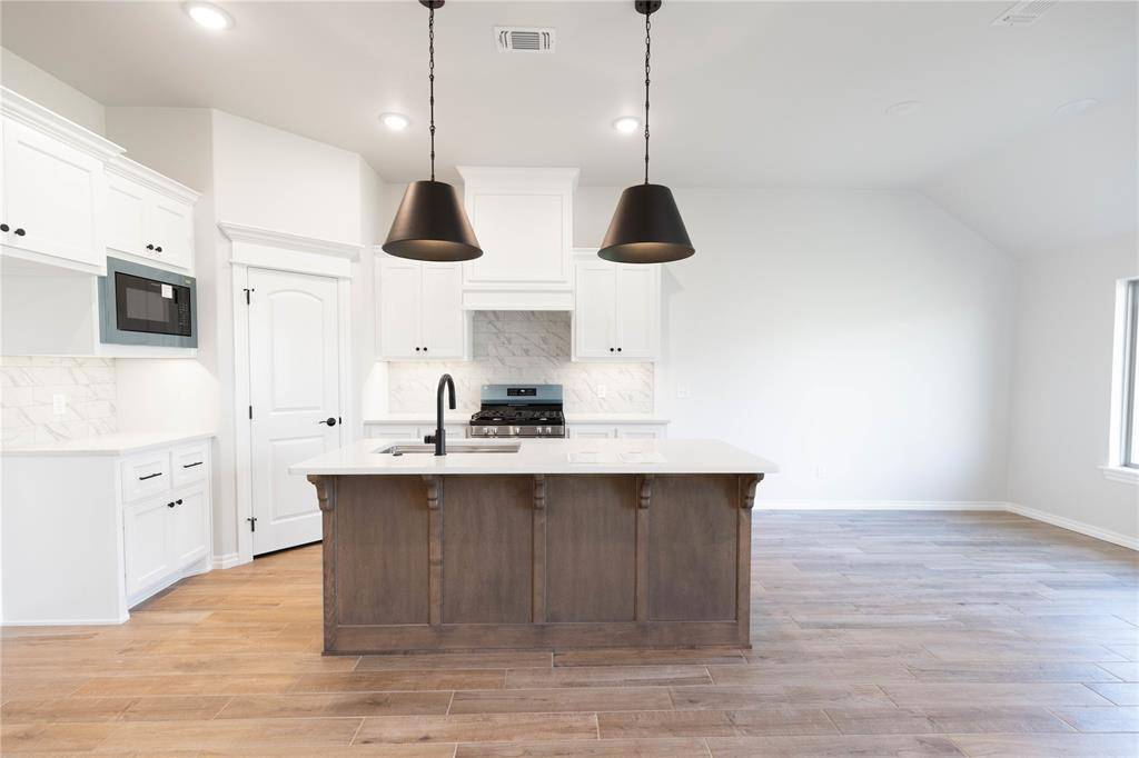 9216 NW 119th ST, Yukon, OK 73099
