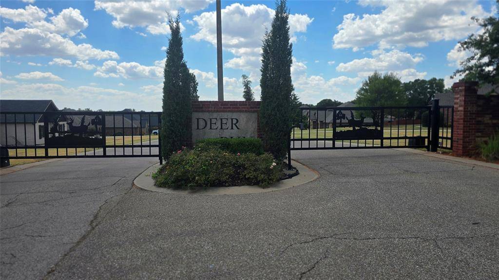 8319 Shadow Lake DR, Blanchard, OK 73010