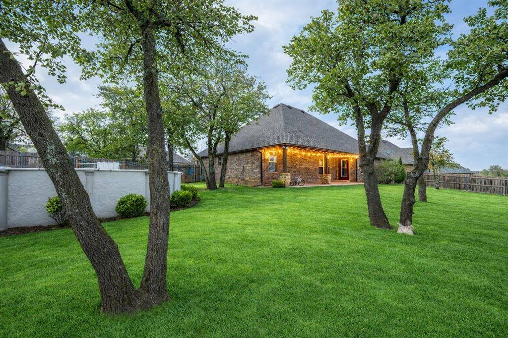 1832 Buckskin CT, Blanchard, OK 73010