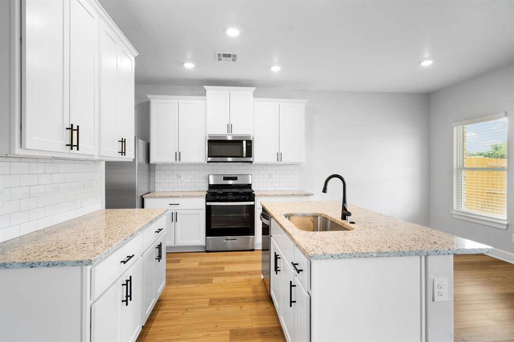12013 SW 30th ST, Yukon, OK 73099