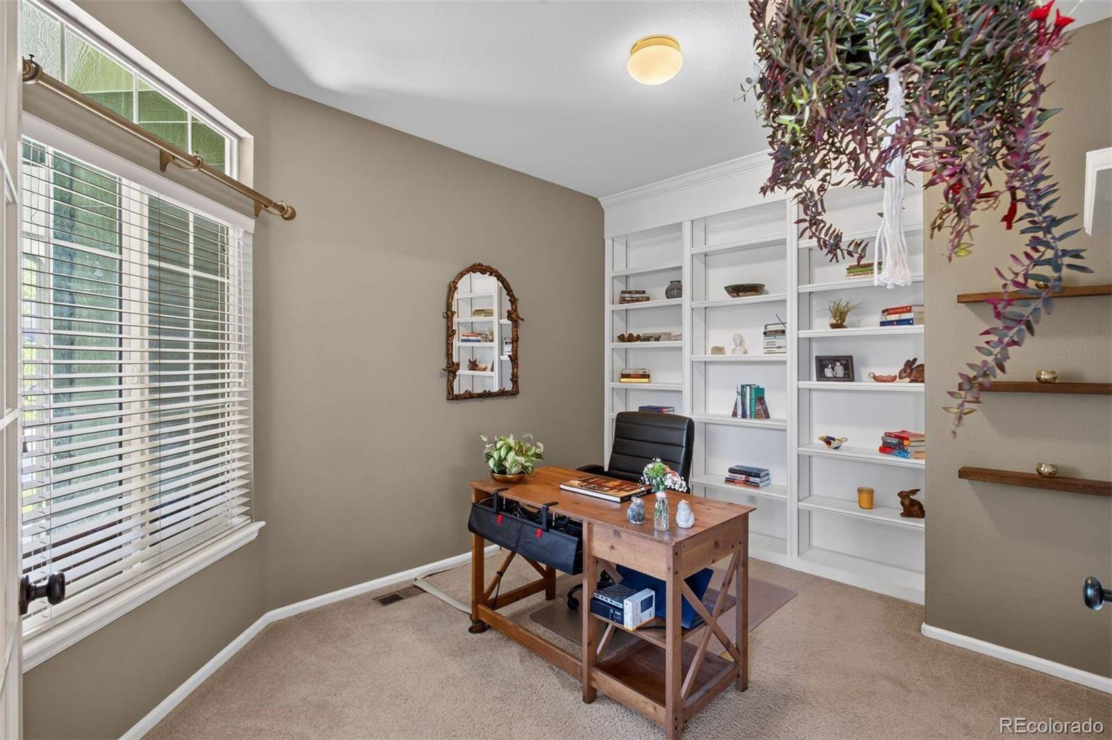 17807 E Oakwood LN, Aurora, CO 80016