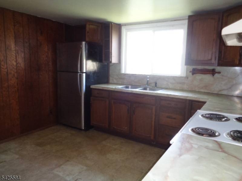 82 Castle Heights Ave, Pennsville Twp., NJ 08070