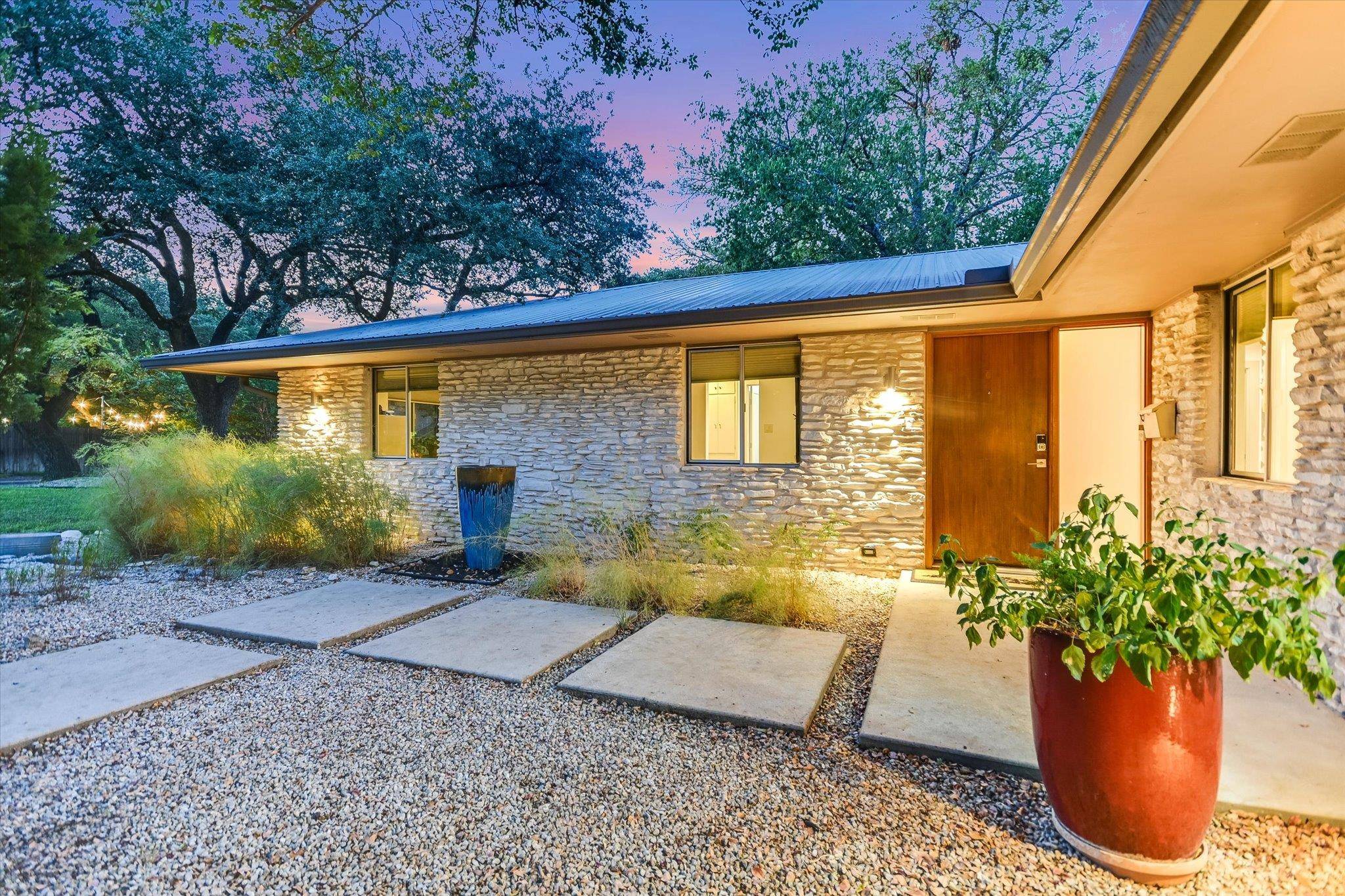 7101 Sungate DR, Austin, TX 78731
